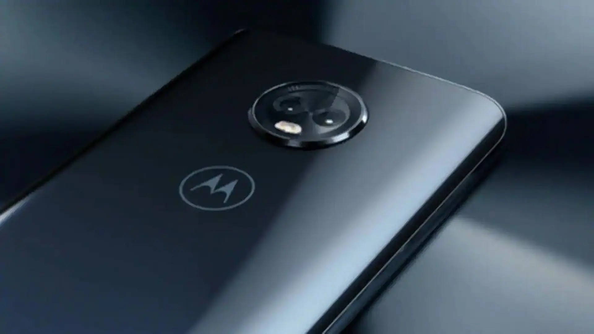 Xuất hiện ảnh báo chí sắc nét của smartphone giá rẻ Moto E6 Plus
