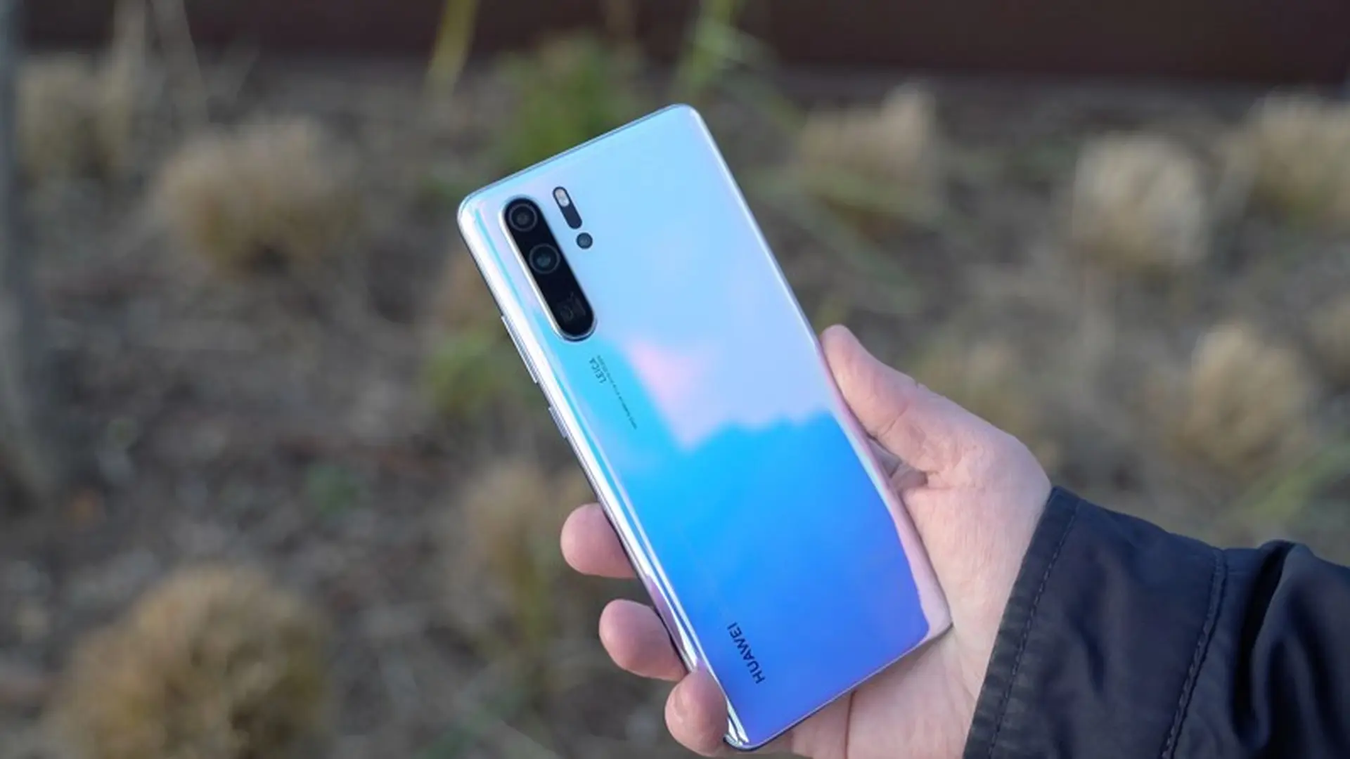 Lộ ảnh Huawei P30 Pro với phiên bản màu Peacock Blue, sẽ ra mắt tại sự kiện IFA 2019? 
