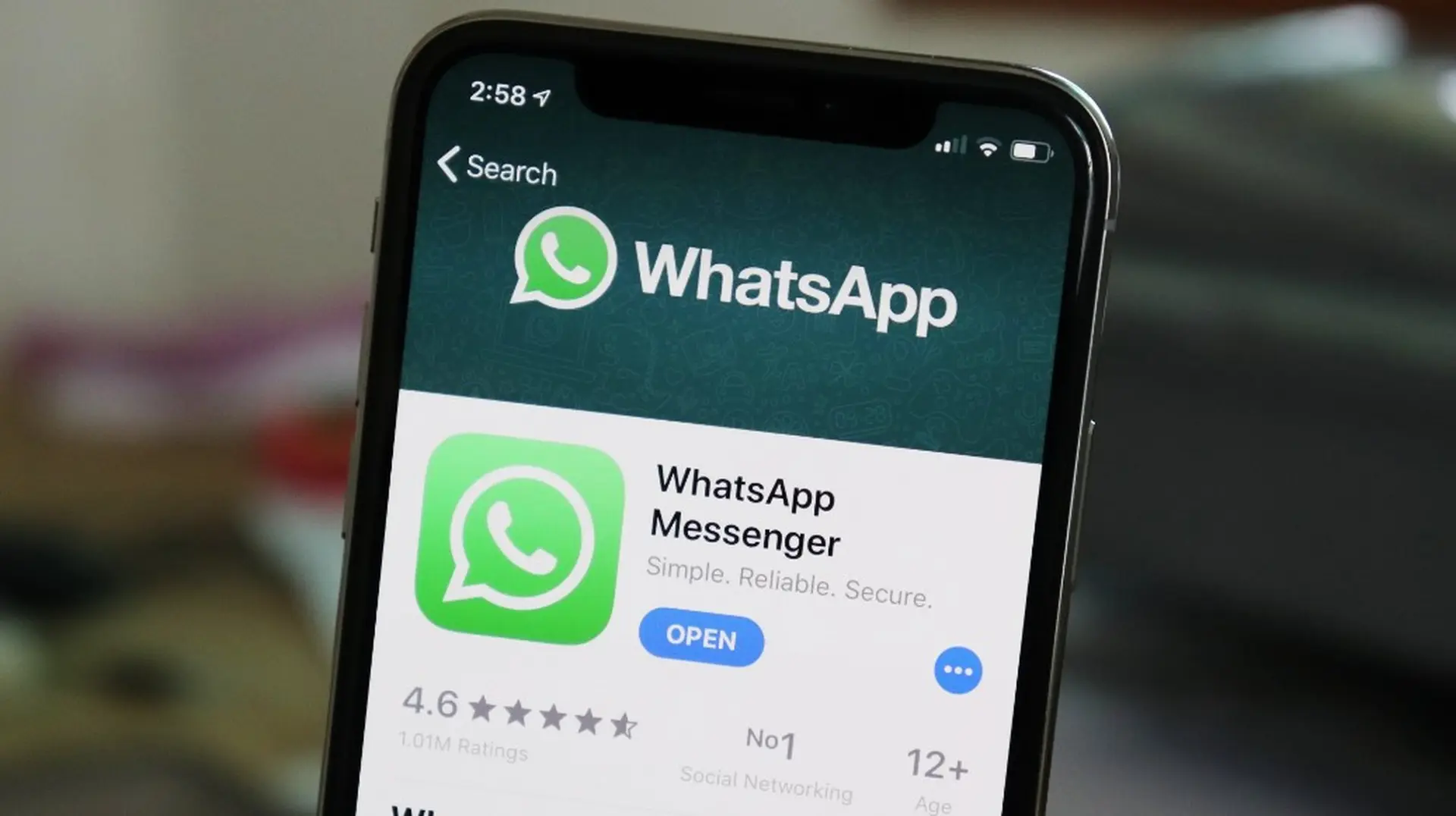 Người dùng Whatsapp trên iOS sẽ nhận tính năng phát audio trên thanh Notification 