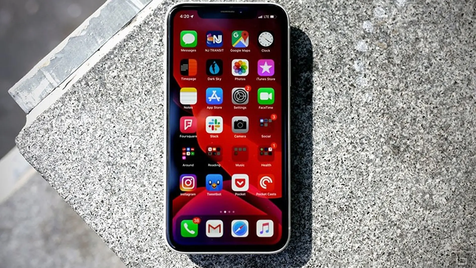 Lỗ hổng iOS 13 cho phép xem danh bạ không cần mở khóa iPhone