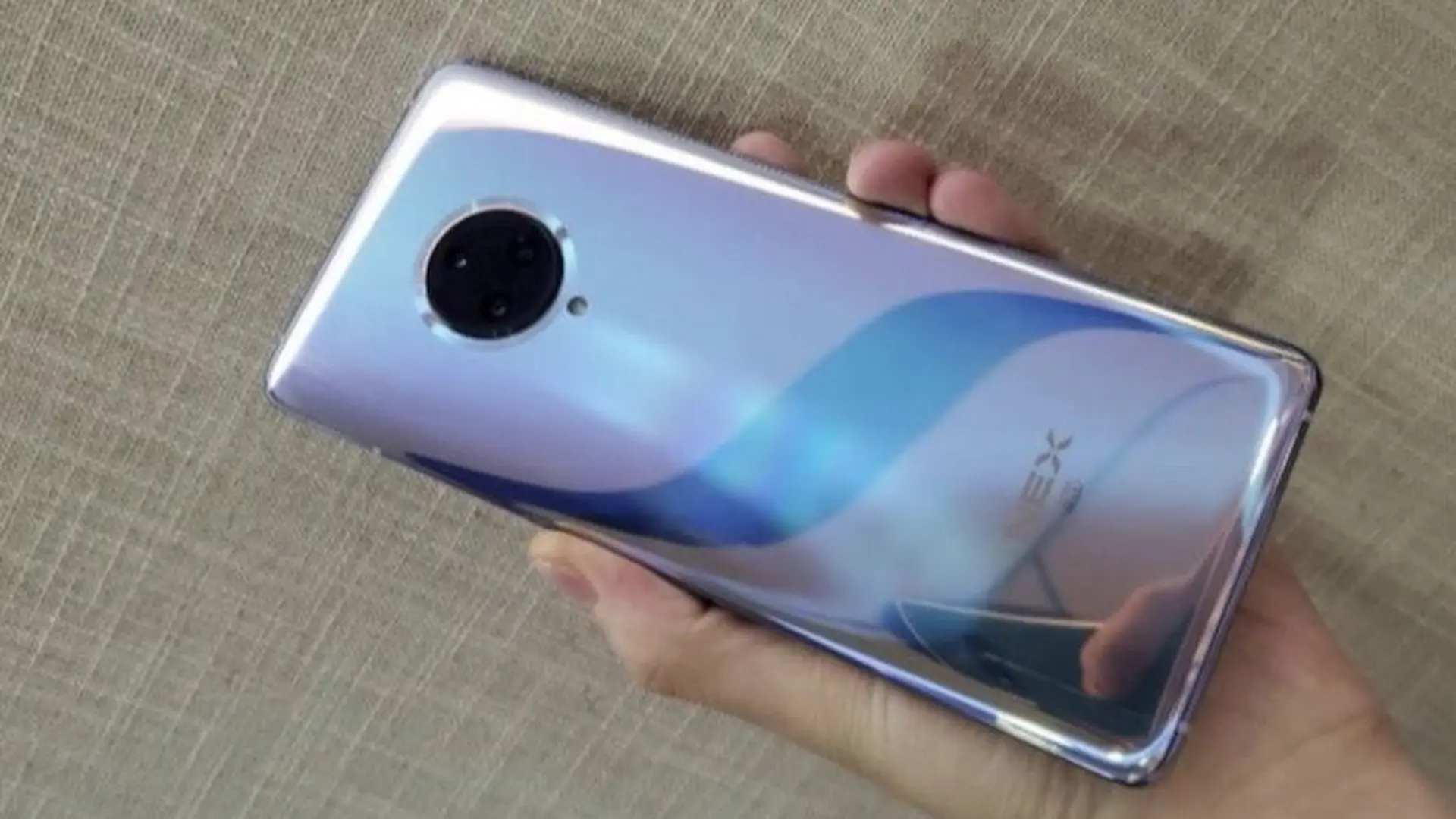 Vivo NEX 3 5G rò rỉ hình ảnh mặt lưng phiên bản màu xanh rất ấn tượng
