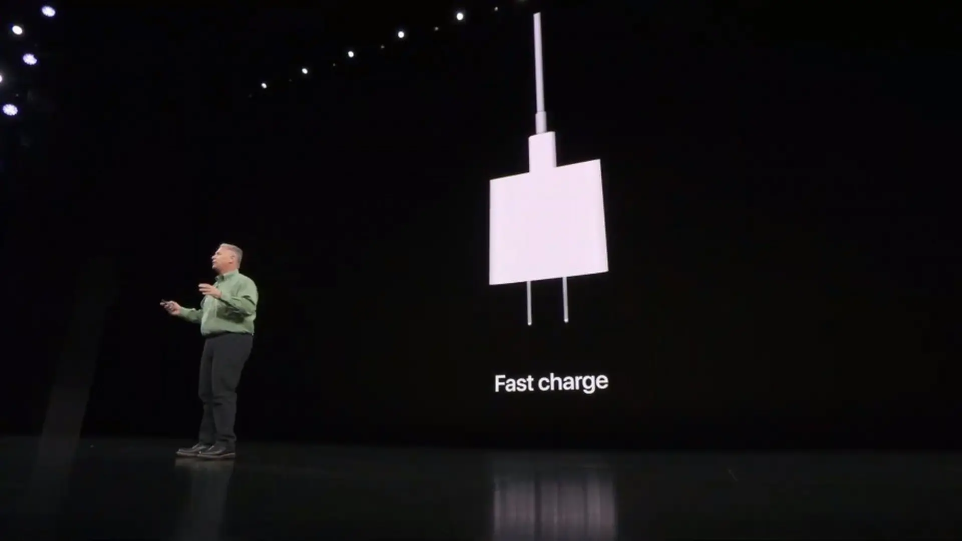 iPhone 11 sạc chậm? Vậy thì hãy làm cách này để tăng tốc độ sạc cho máy