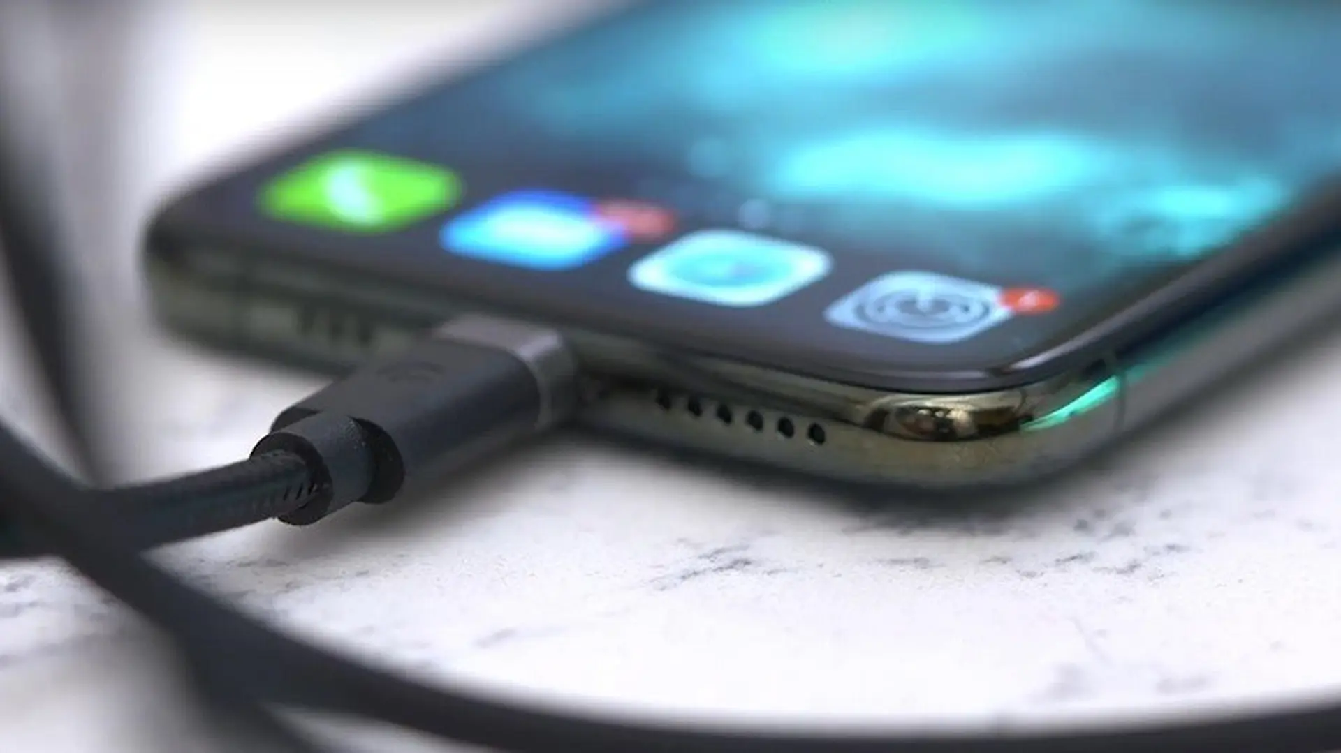 Bất ngờ với tốc độ sạc nhanh trên iPhone 11 Pro