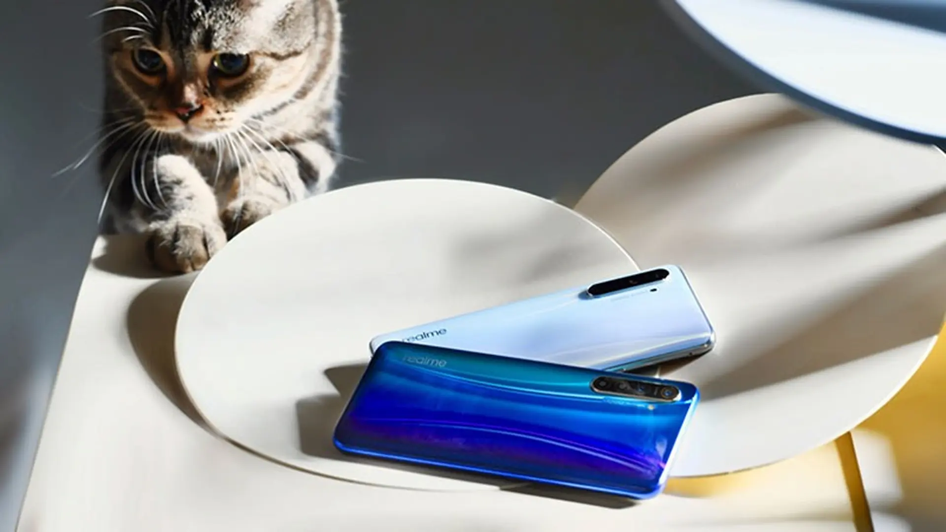 Trên tay Realme X2: Bốn camera, Snapdragon 730G, giá từ 5,2 triệu đồng