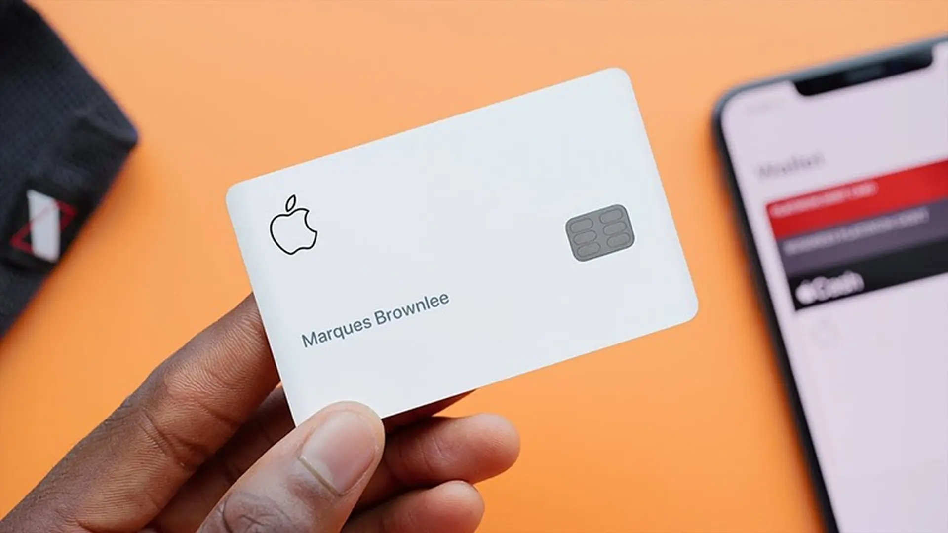 Chiếc thẻ tín dụng Apple Card hóa ra không phải làm từ 100% titan