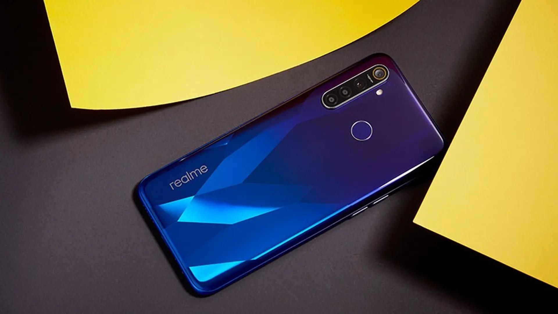 Trên tay Realme Q: Snapdragon 712, 4 camera, giá hơn 3 triệu