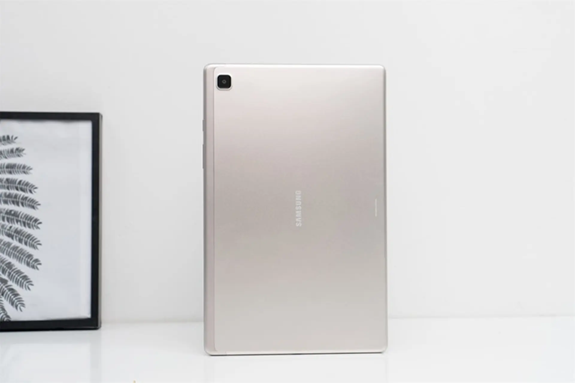 Trên tay Samsung Galaxy Tab A7 (2020): Màn 10.4 inch, Snapdragon 662, 4 loa, giá 7,99 triệu đồng