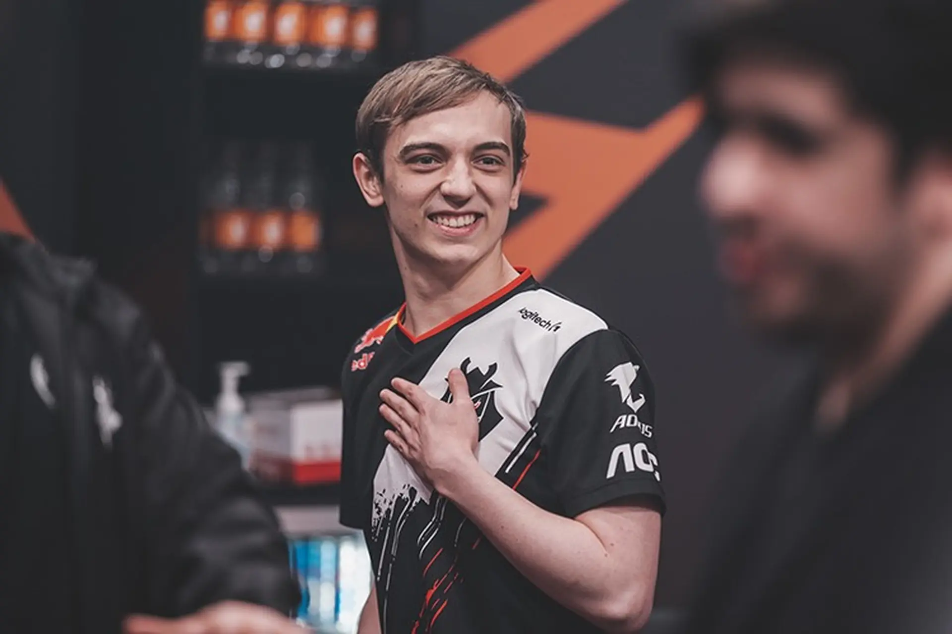 LMHT: G2 đánh bại Gen.G nhờ sự tỏa sáng của đường giữa ở trận tứ kết CKTG 2020