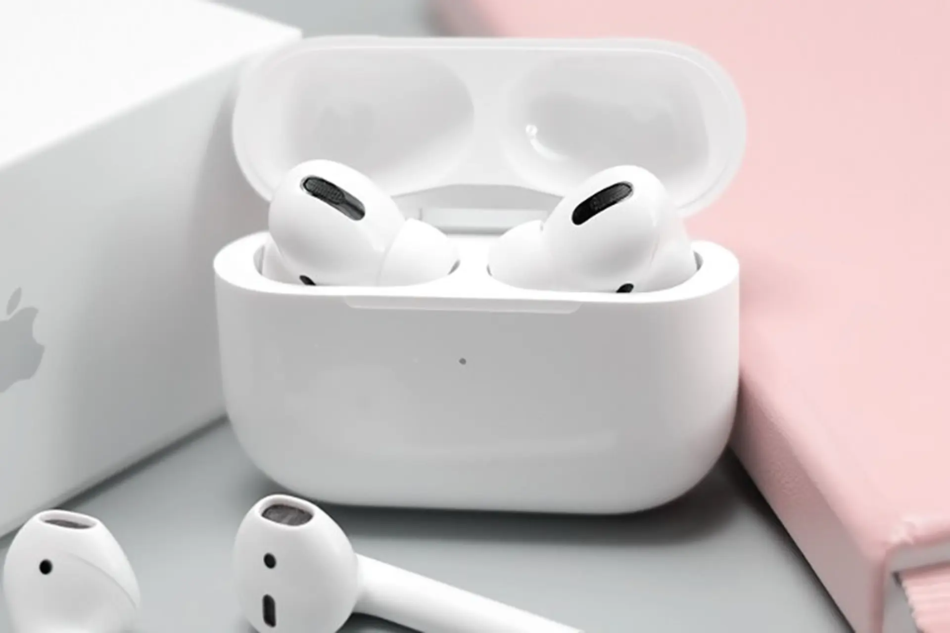 Bloomberg: Apple sẽ ra mắt AirPods 3 và AirPods Pro 2 vào năm 2021