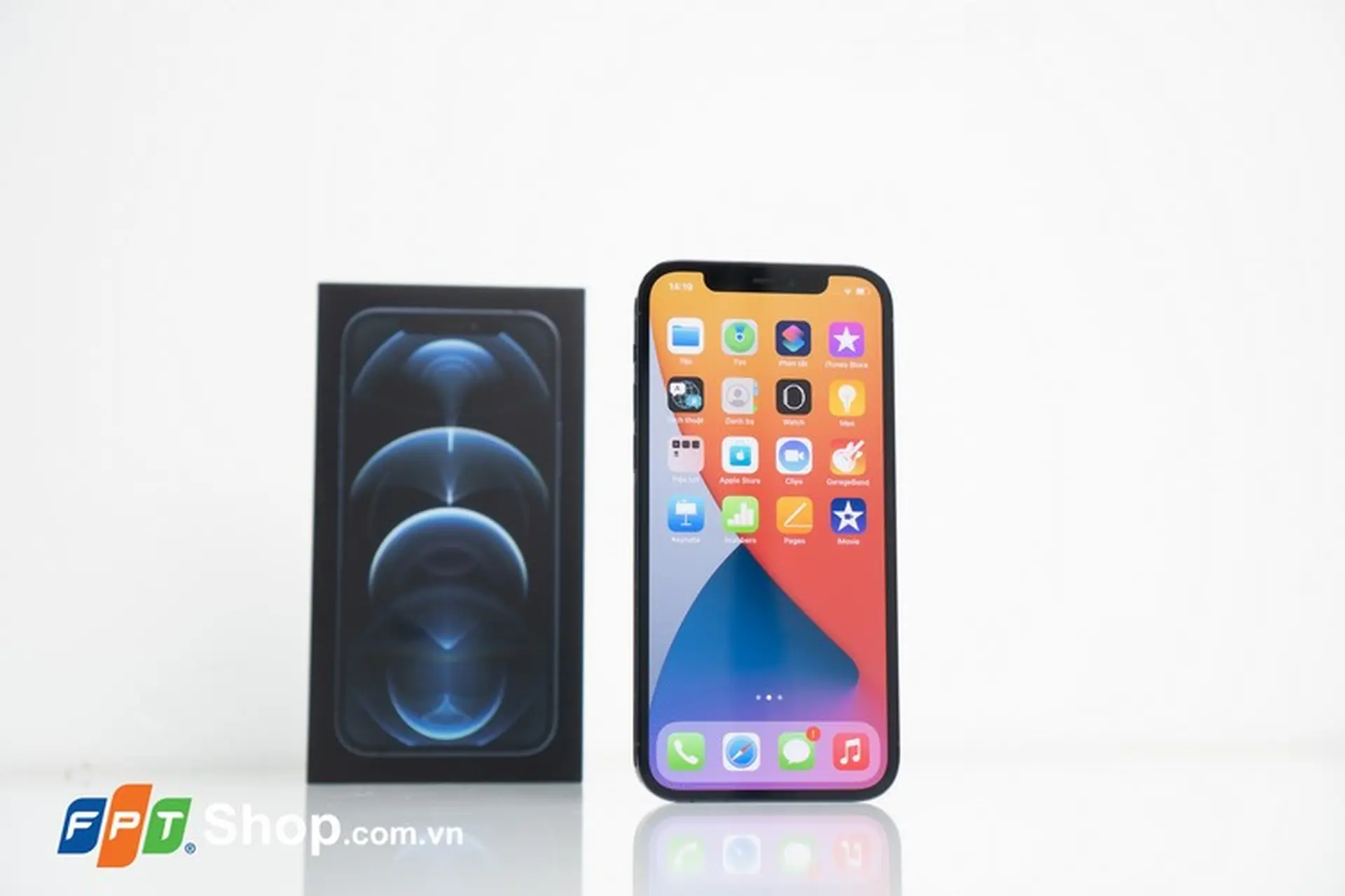 Nhập ảnh và video trên iOS 14