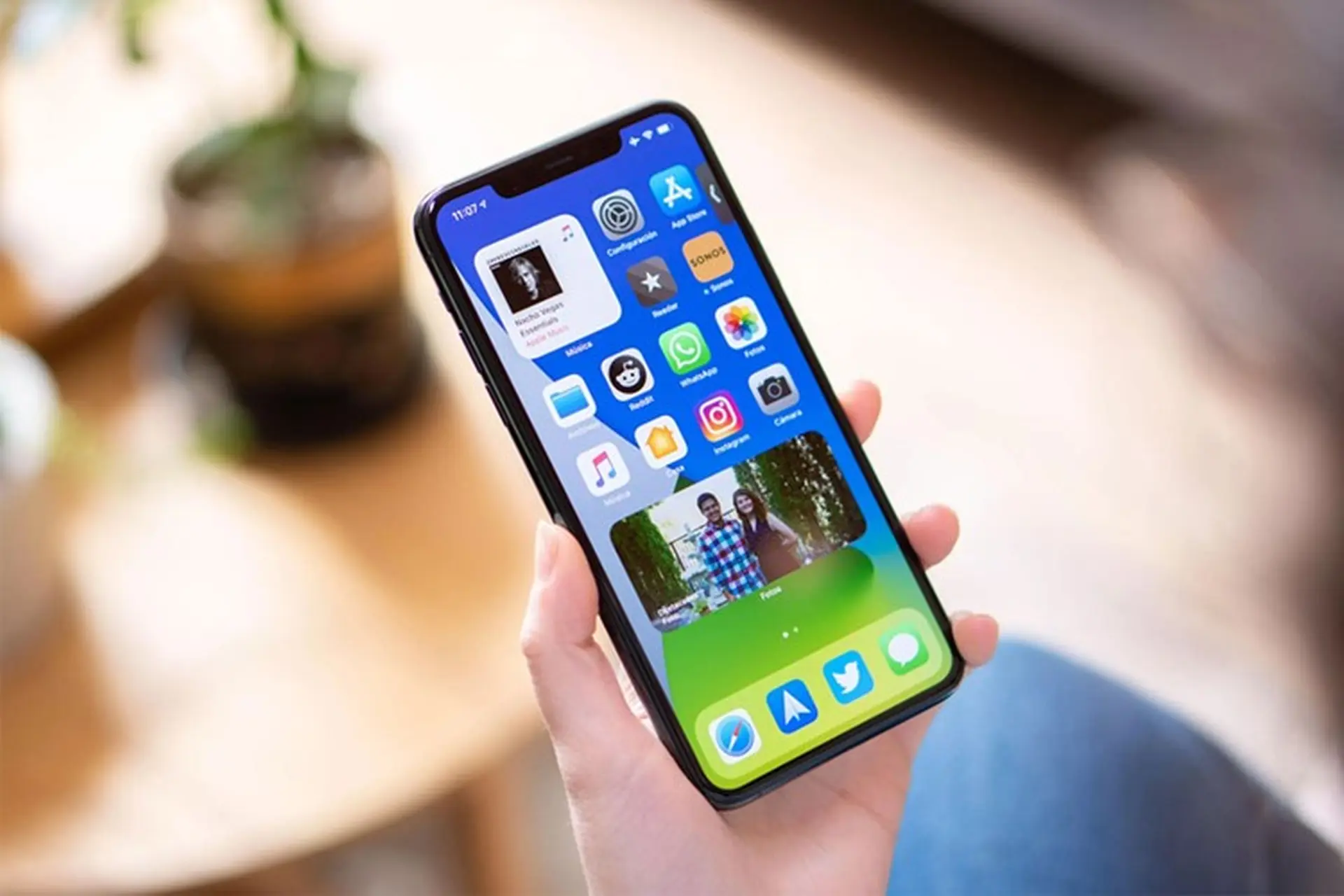  Hướng dẫn mở ứng dụng Facebook, Messenger nhanh chóng trên iPhone bằng cách gõ mặt lưng