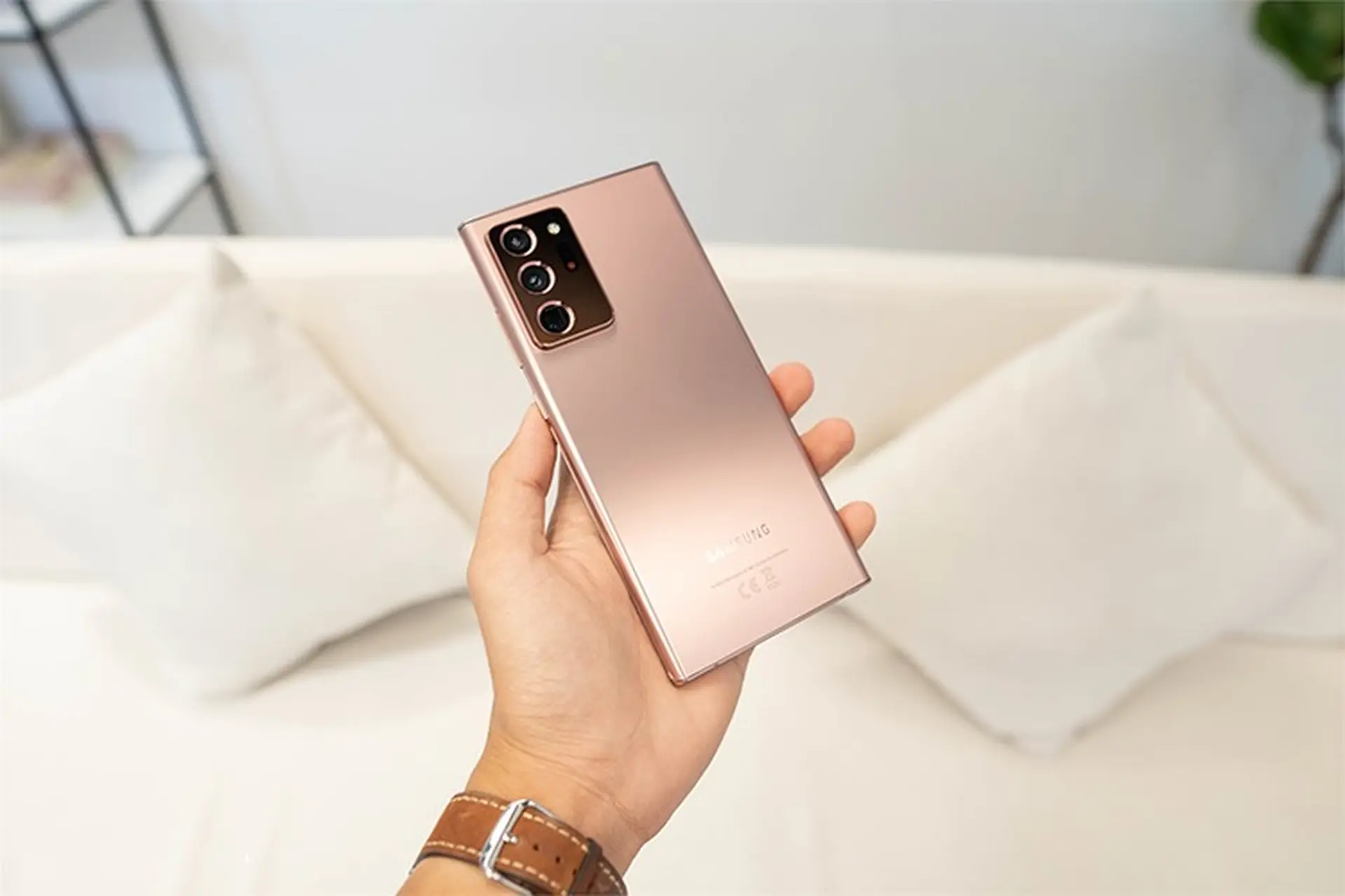 Không chỉ iPhone 12 mà những smartphone này cũng rất đáng mua