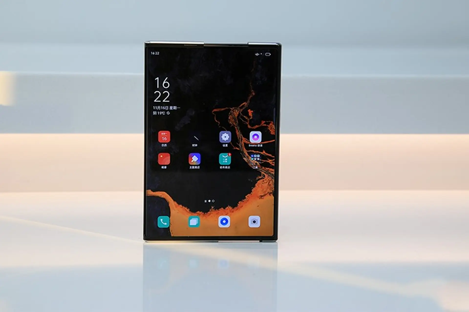Trên tay OPPO X 2021: Thiết kế tương lai mới của smartphone