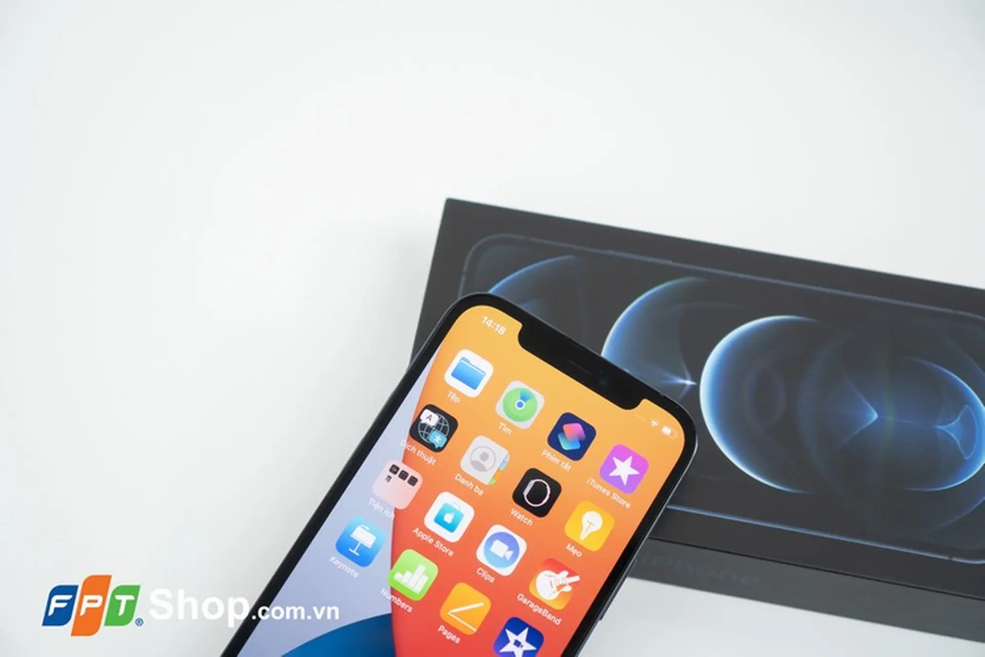 Bật và thực hành VoiceOver trên iOS 14