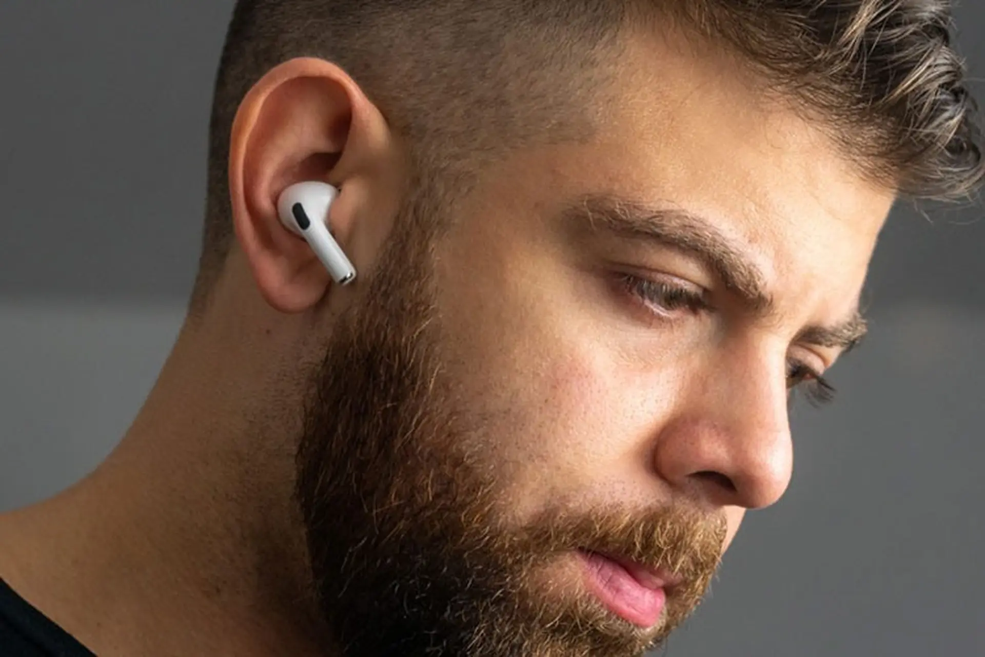 Apple đã giúp tai nghe chống ồn trở nên phổ biến trên toàn cầu