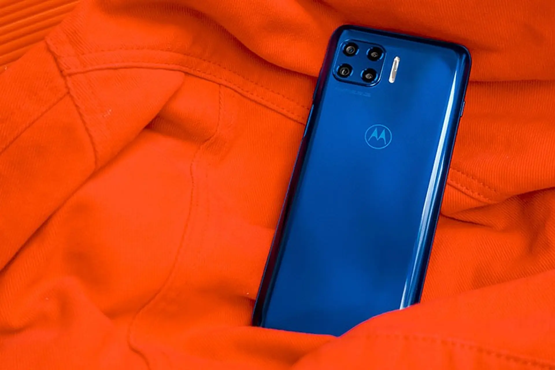 Trên tay Moto G 5G: Smartphone 5G giá siêu rẻ, chỉ 5,5 triệu đồng