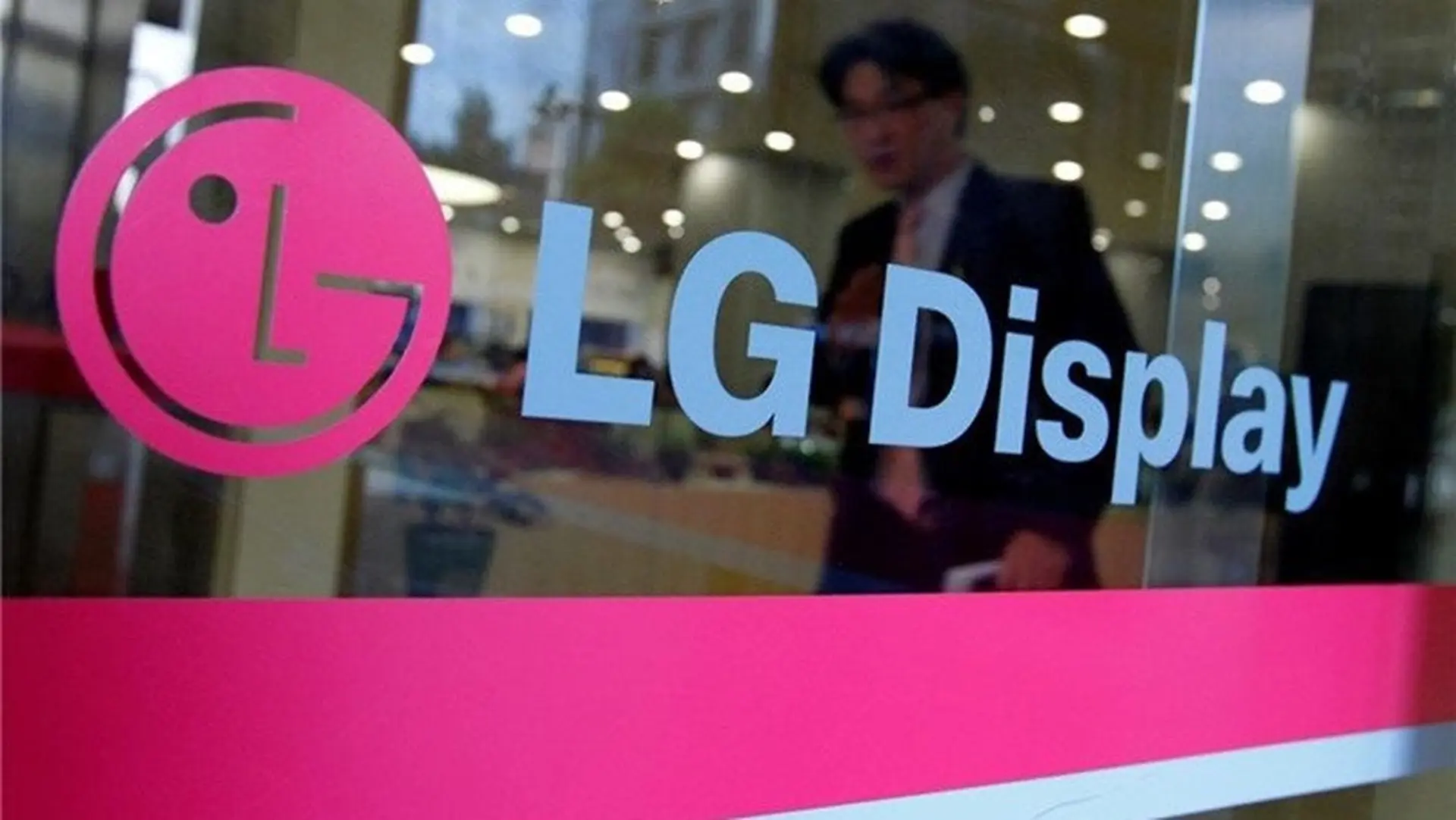 LG Display sẽ cung cấp tấm nền OLED cho các nhà sản xuất xe hơi và máy bay