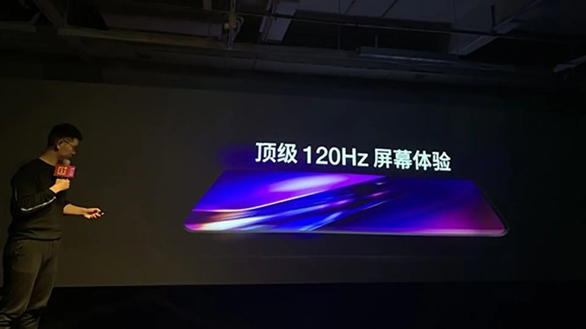 OnePlus 8 có màn hình OLED 2K với tốc độ làm tươi 120Hz