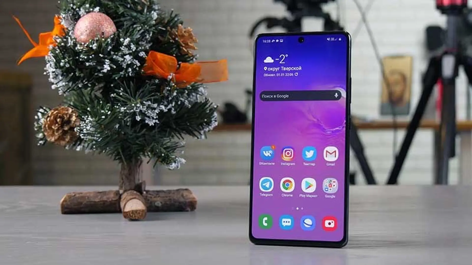 Trên tay nhanh Samsung Galaxy S10 Lite: Khác biệt với gia đình Galaxy S10