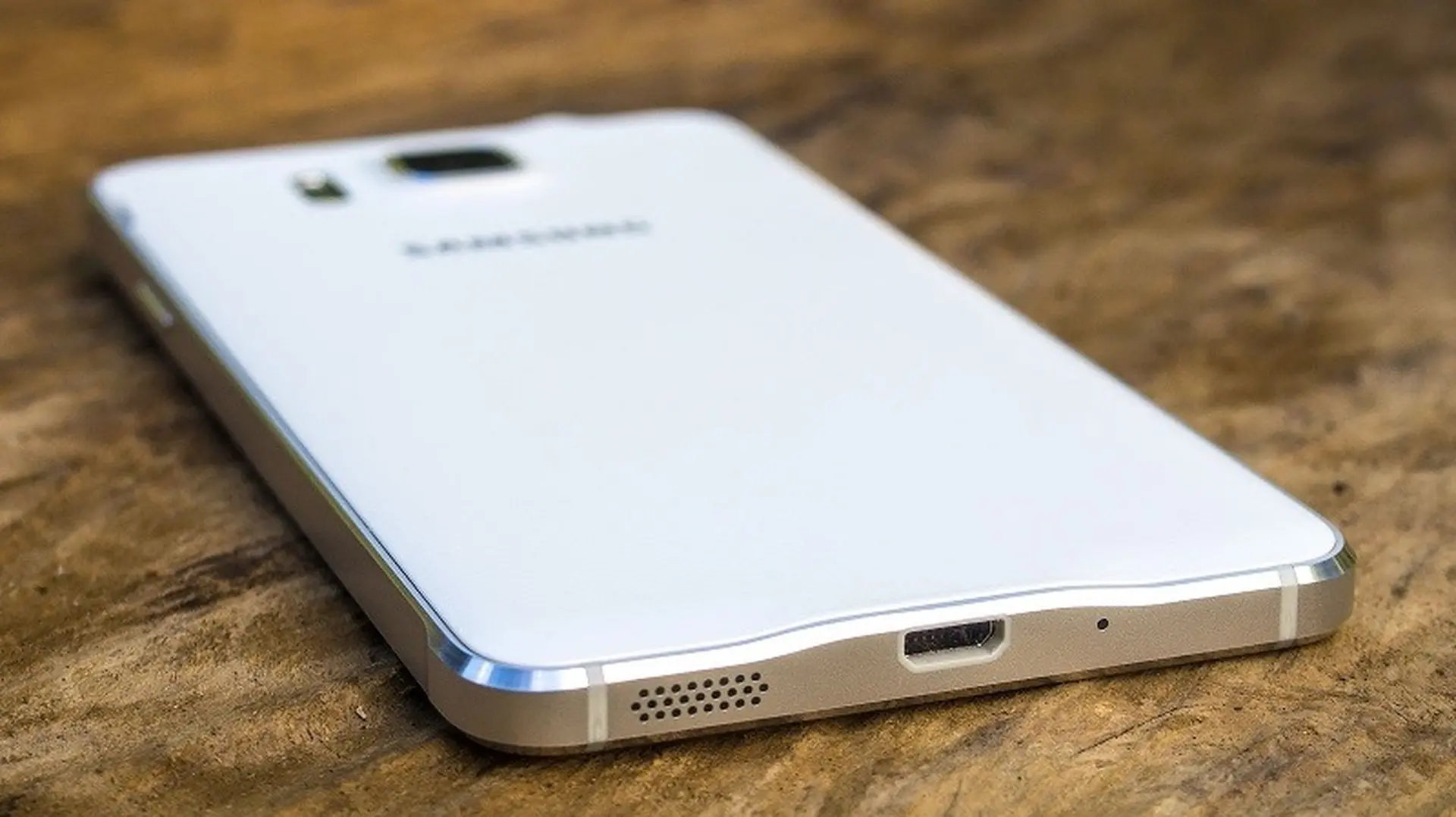 Ôn lại quá khứ: Galaxy Alpha là nỗ lực của Samsung để đánh bại iPhone