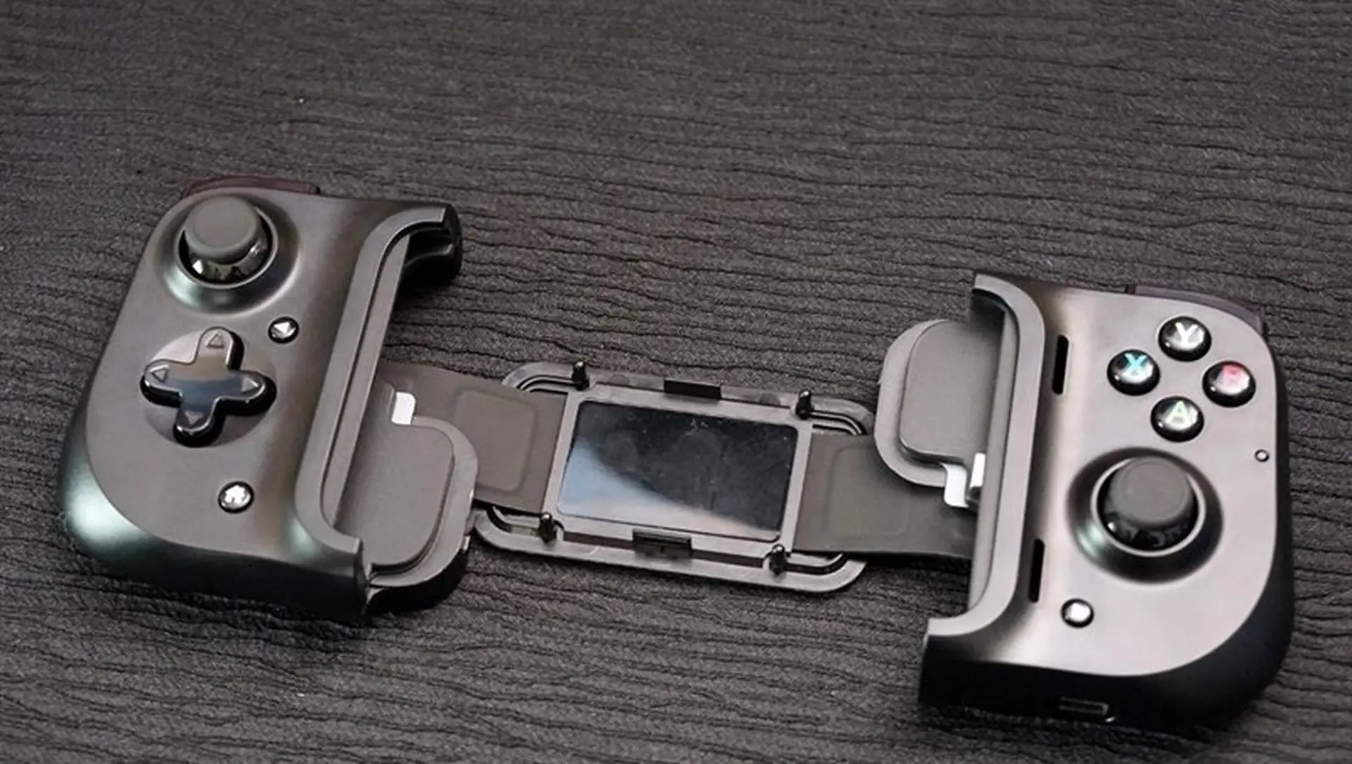 CES 2020 Razer ra mắt bộ tay cầm chơi game cho iPhone