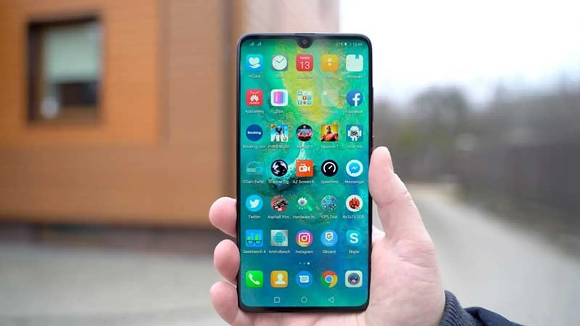 Điện thoại Huawei có thể có tới 70 ứng dụng được cài sẵn