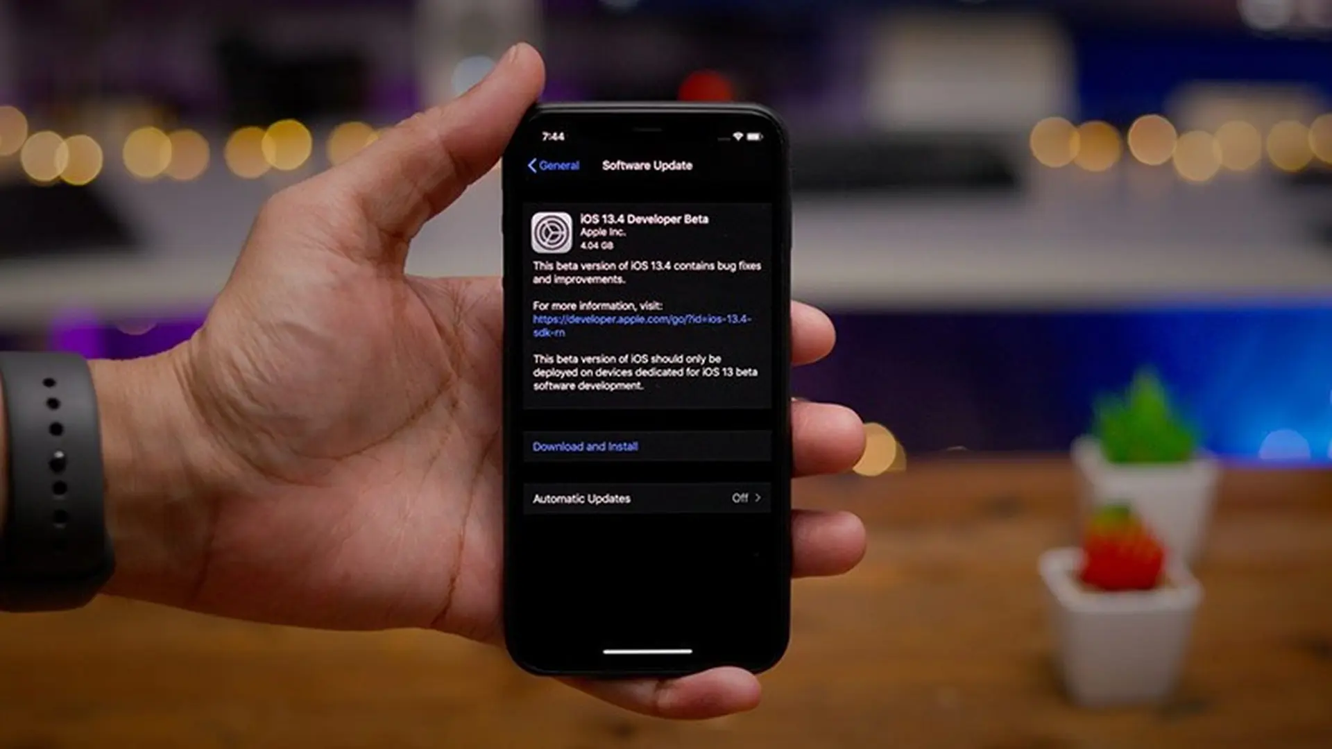Khi nào bản cập nhật iOS 13.4 chính thức sẽ được phát hành?