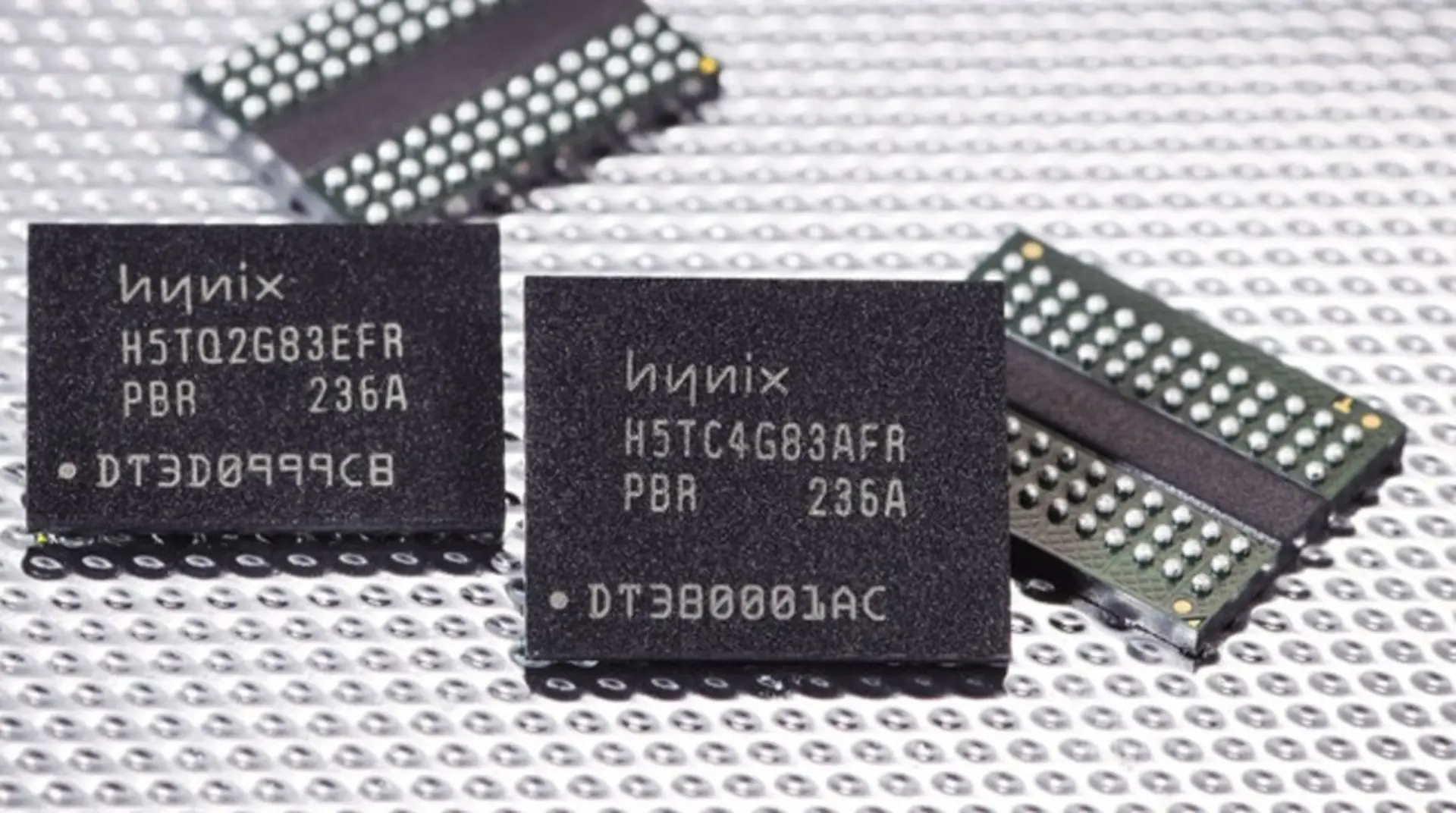 Nhà cung cấp RAM cho Apple yêu cầu 800 nhân viên ở nhà tránh corona