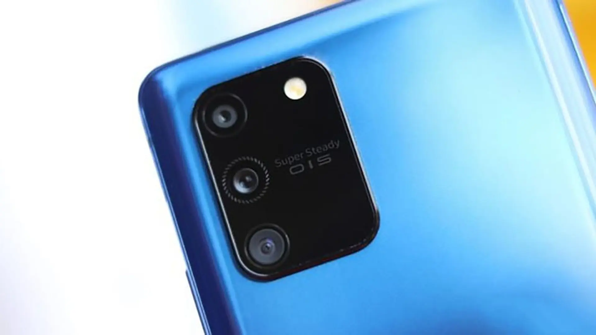 Pin siêu trâu, giá rẻ, thiết kế đẹp, camera xuất sắc nên mua ngay chiếc smartphone này
