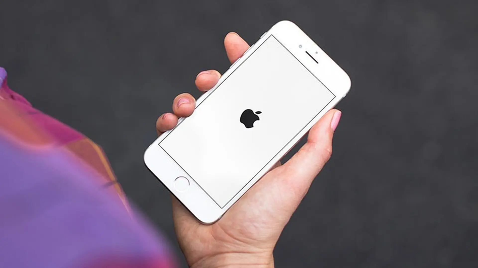 Apple bị phạt 25 triệu Euro tại Pháp vì làm chậm iPhone cũ hơn với bản cập nhật iOS