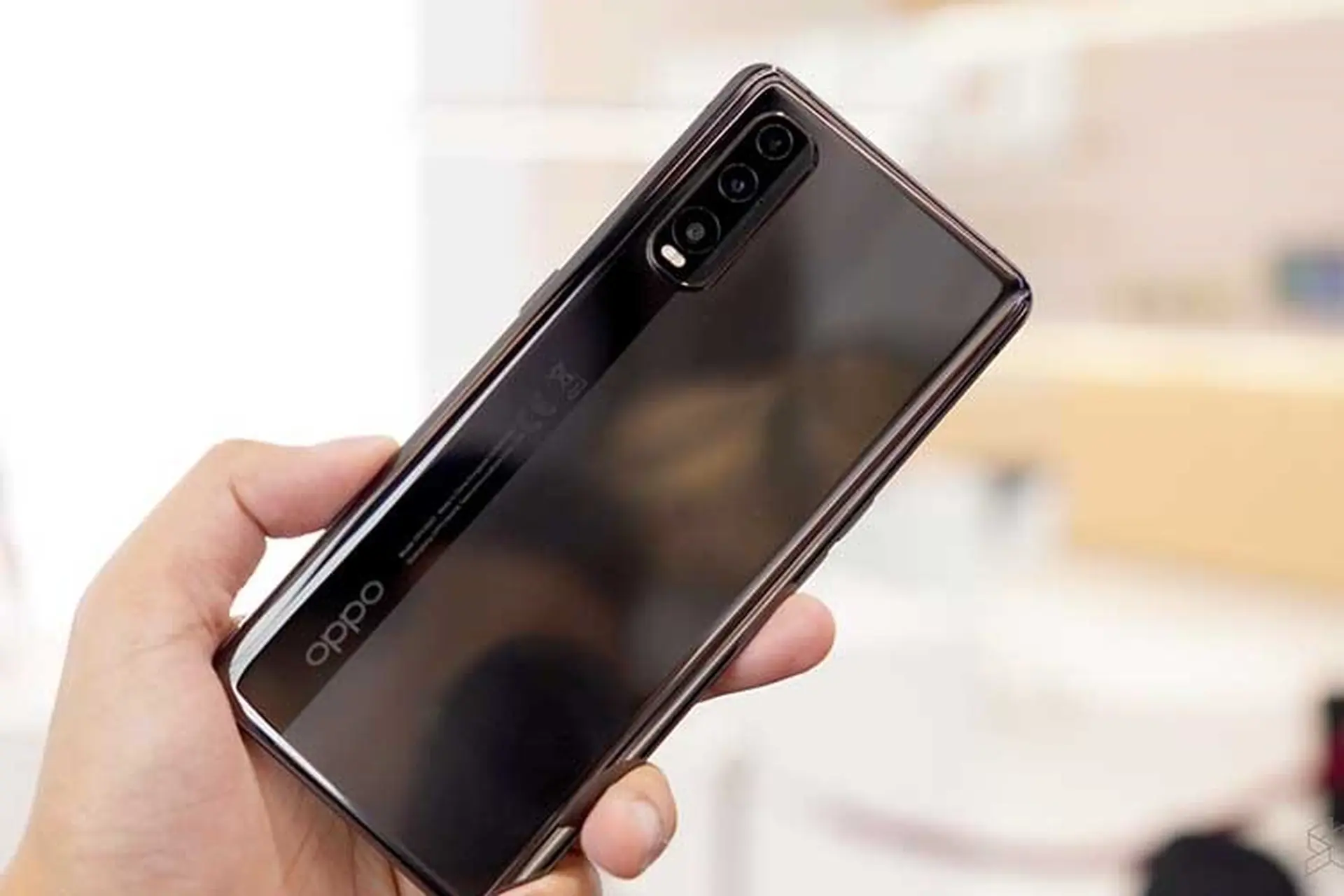 Trên tay OPPO Find X2: Màn hình 120Hz, camera khủng, sạc 65W và giá hơn 26 triệu đồng