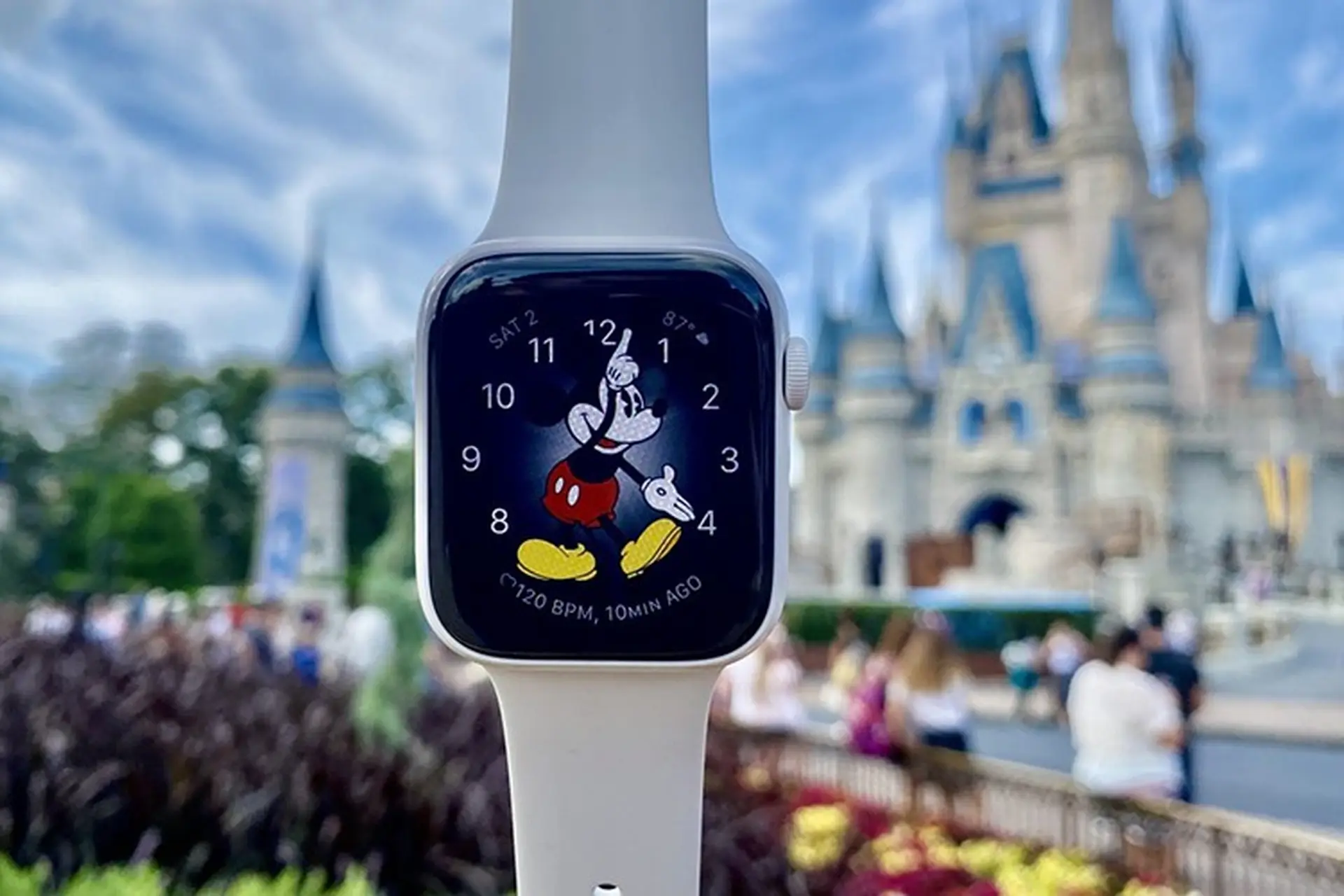 Các nhà phân tích: Đây là thời điểm thích hợp để Apple mua Disney