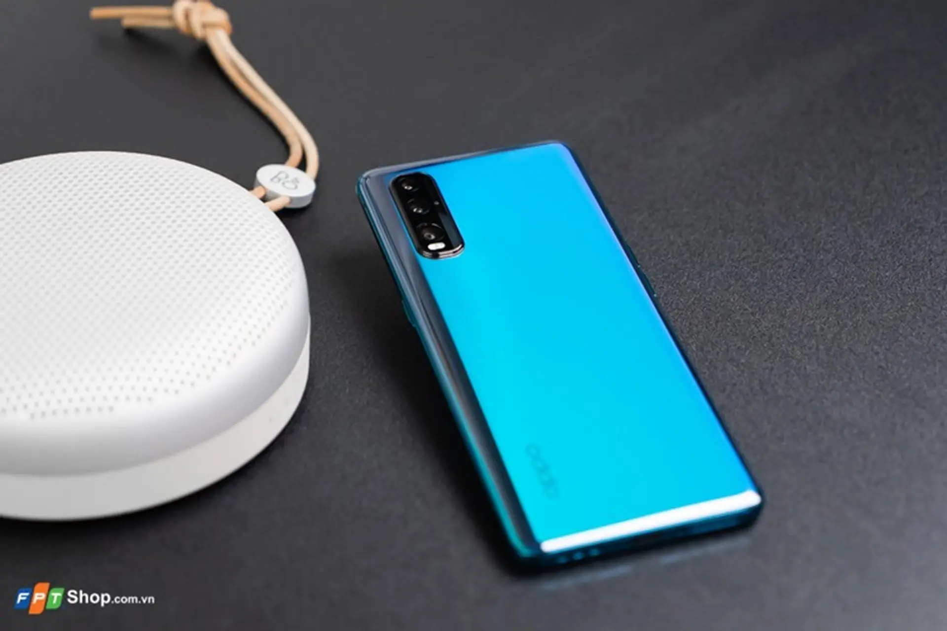 Sở hữu sạc nhanh 65W, Snapdragon 865, màn hình 120Hz, OPPO Find X2 trở thành “ngôi vương” mới về tốc độ