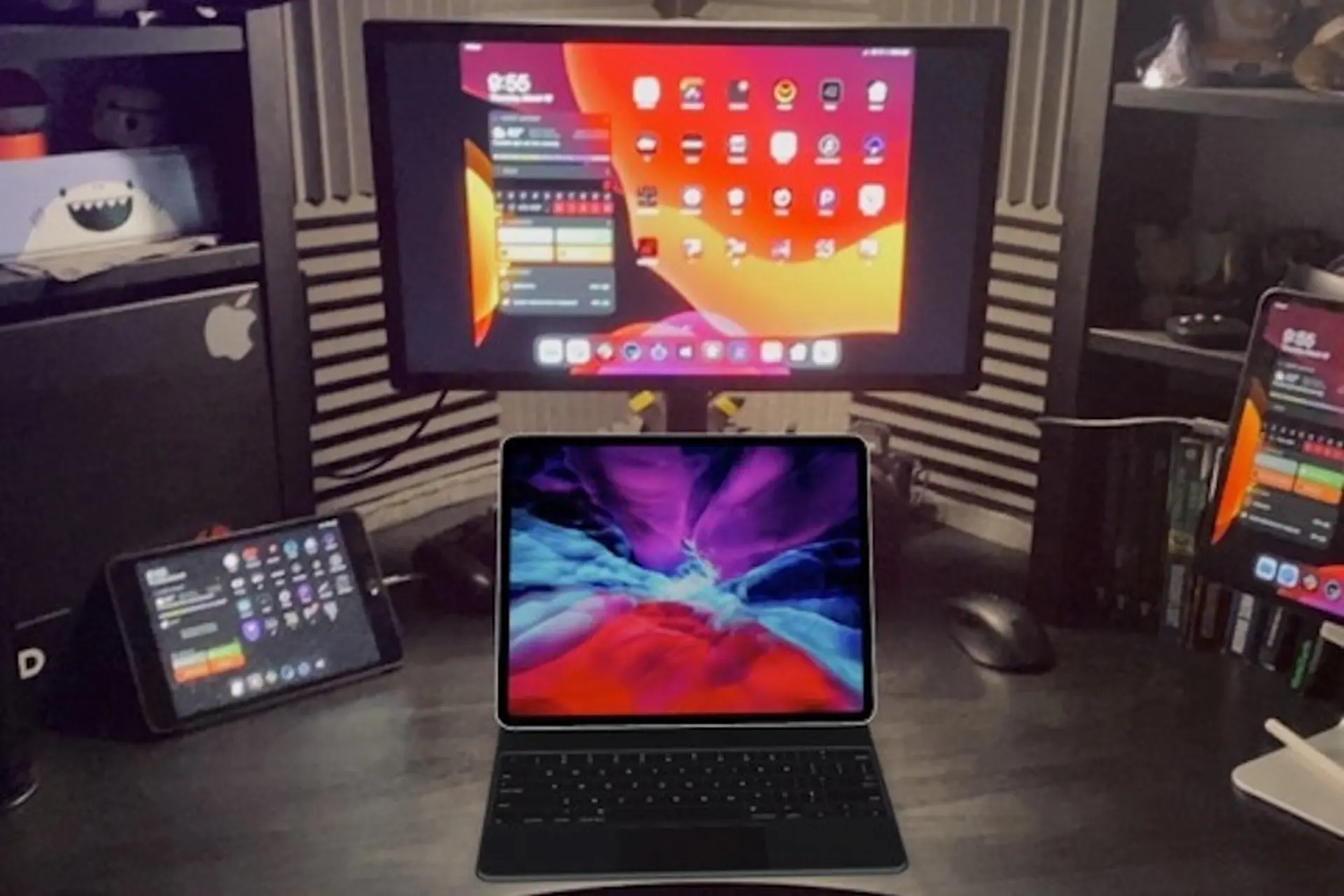 Đưa iPad Pro 2020 lên bàn làm việc qua tính năng AR của Apple