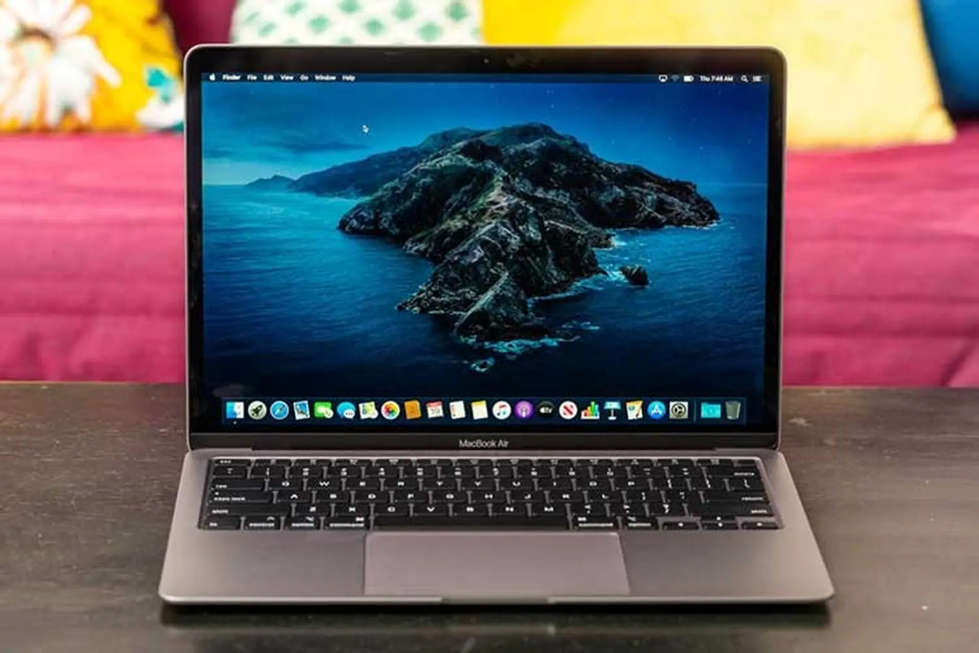 Trên tay MacBook Air 2020: Giá rẻ hơn, nhưng hoàn hảo hơn