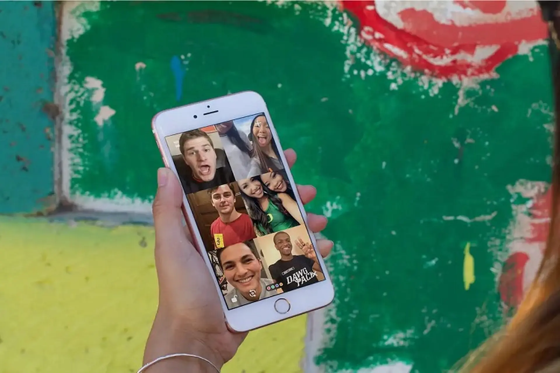 Videocall, giải trí tại nhà cùng Houseparty trong lúc chống dịch COVID19... tại sao không?