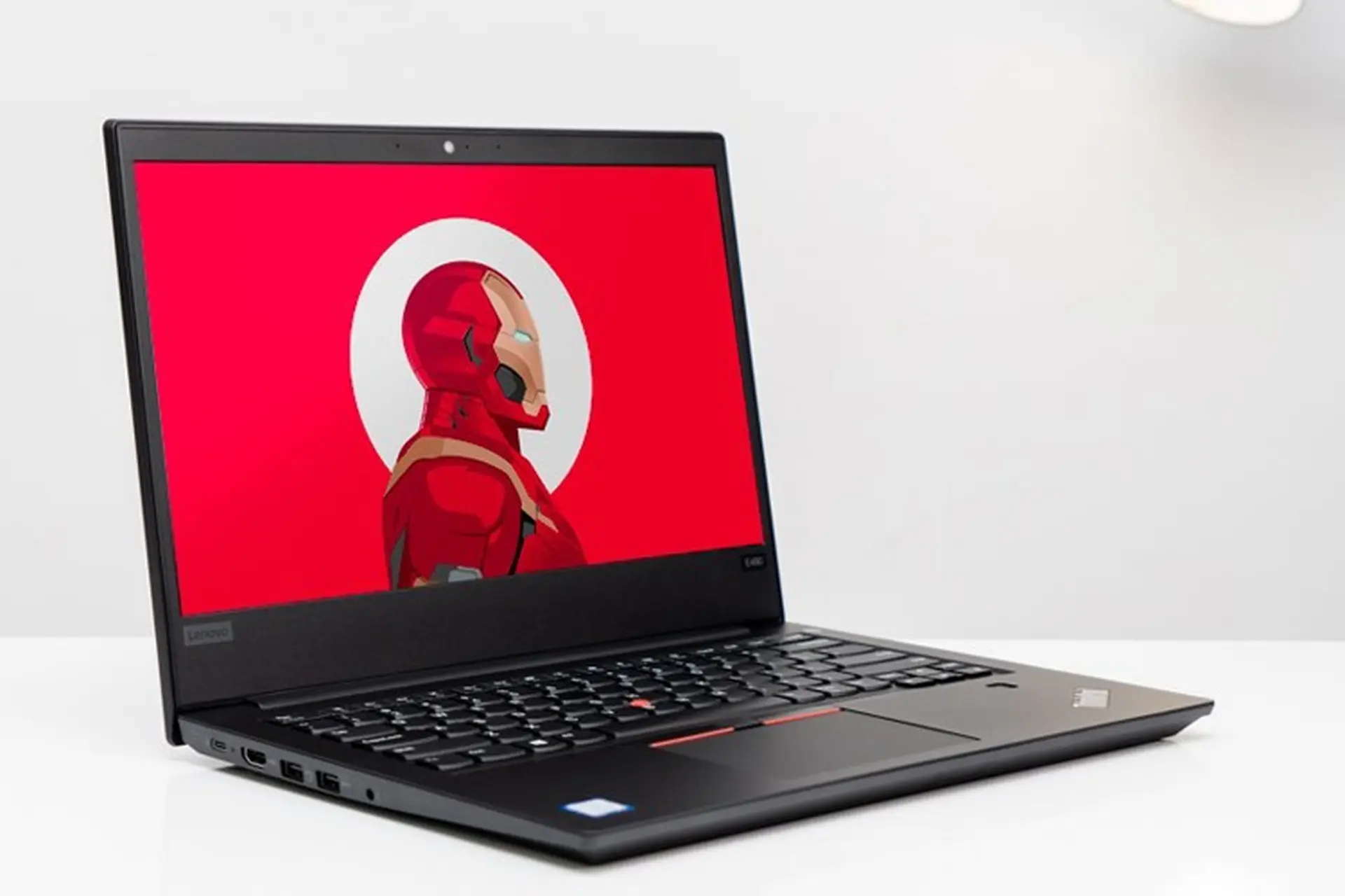 ThinkPad E490: Chiếc laptop tuyệt vời cho doanh nhân, dân văn phòng