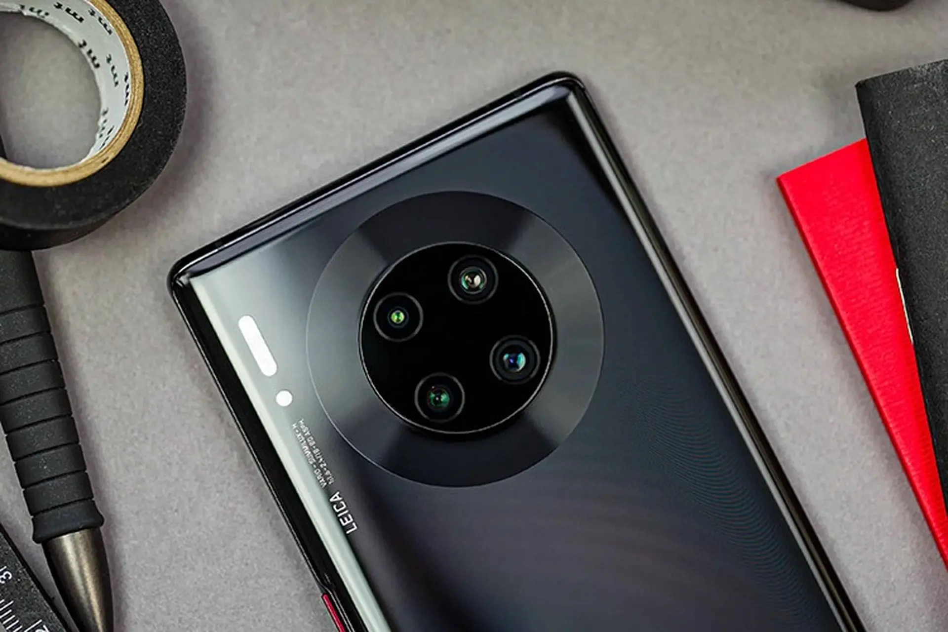 Huawei Mate 40 có thể sở hữu màn hình cảm ứng xung quanh viền camera phía sau