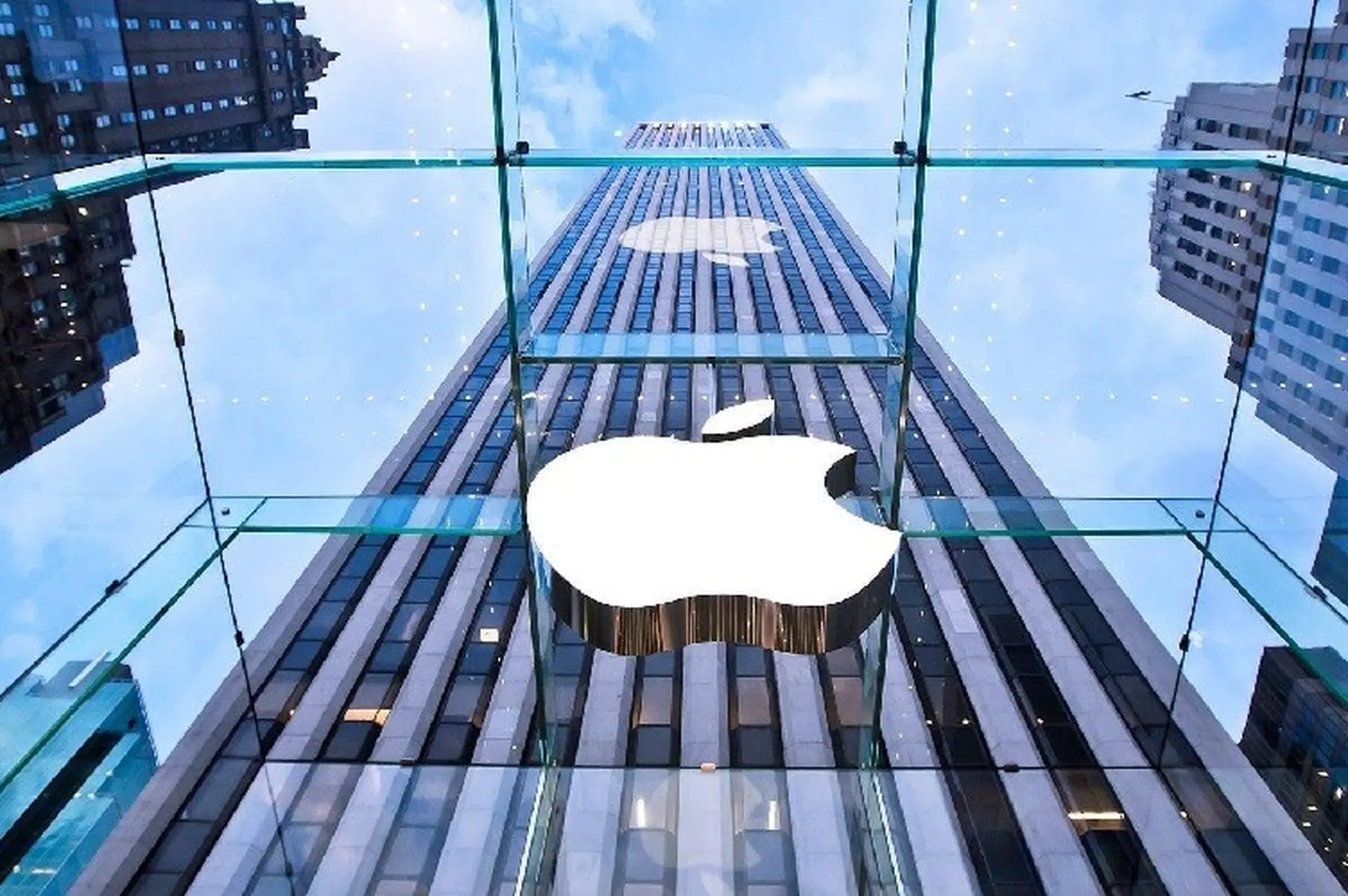 Mặc dù đang bùng phát dịch Corona nhưng cổ phiếu Apple vẫn tăng tới 9.3% trong 1 ngày