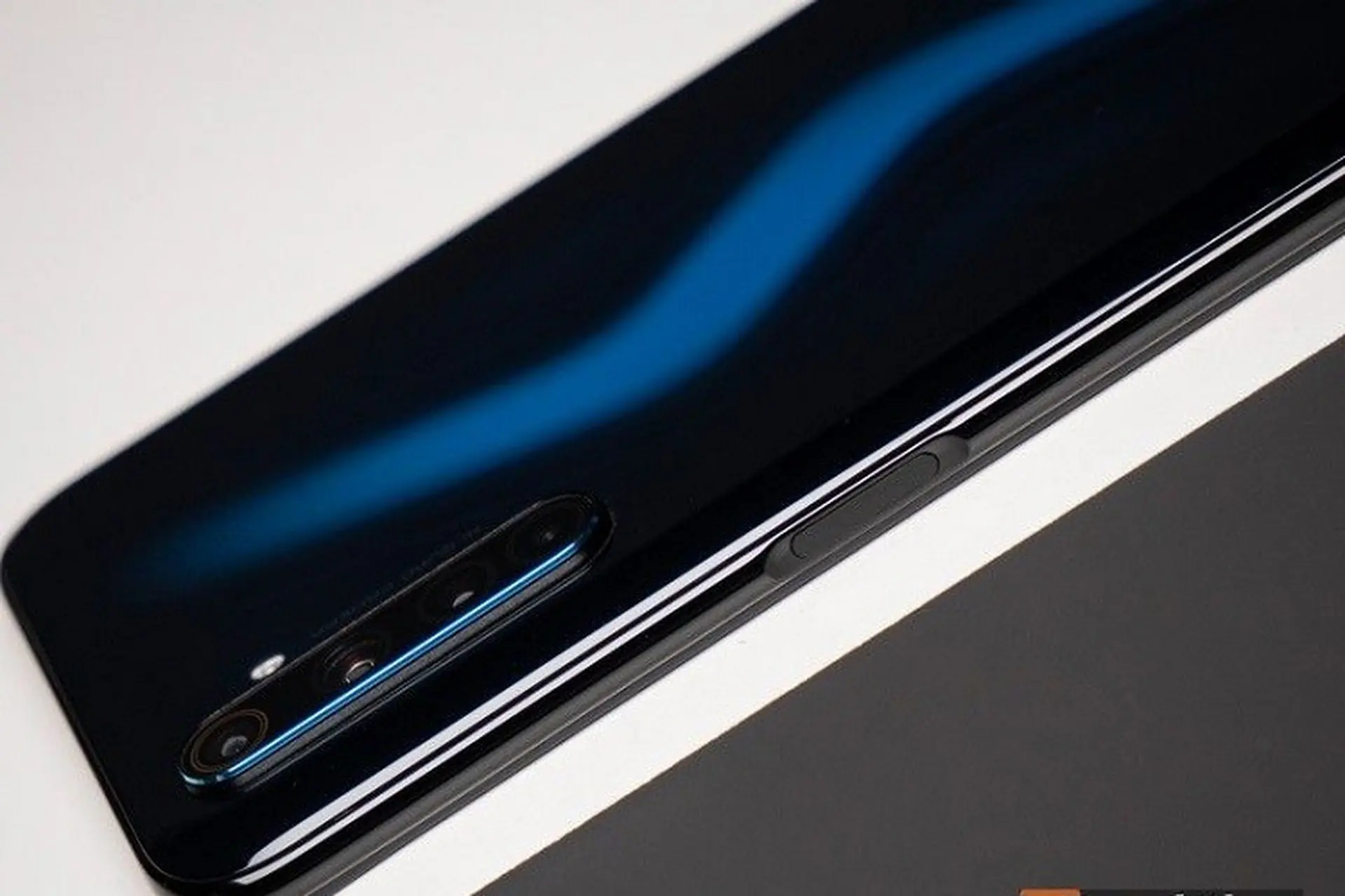 Đánh giá Realme 6 Pro: Mọi thứ đều ổn nhưng lại trang bị bộ vi xử lý yếu hơn Realme 6?