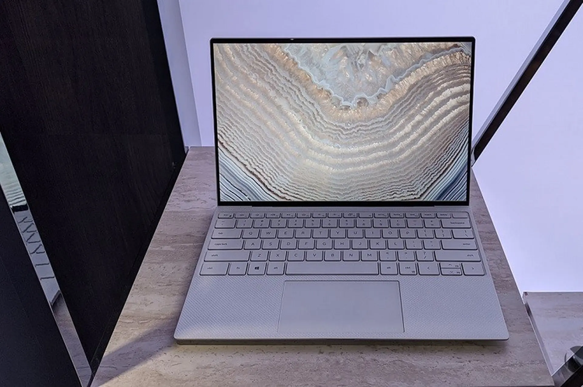 Top laptop 13 inch tốt nhất năm 2020 do chuyên trang Digitaltrends bình chọn