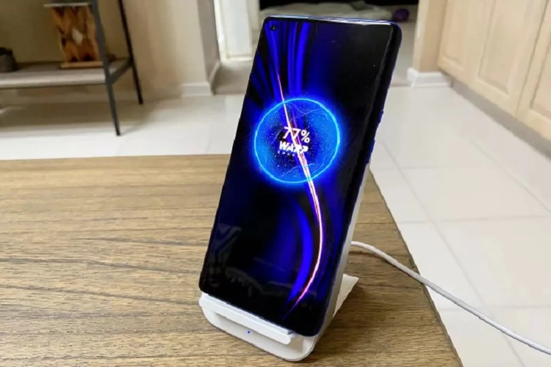 OnePlus 8 Pro là smartphone có tốc độ sạc không dây nhanh nhất thế giới hiện nay