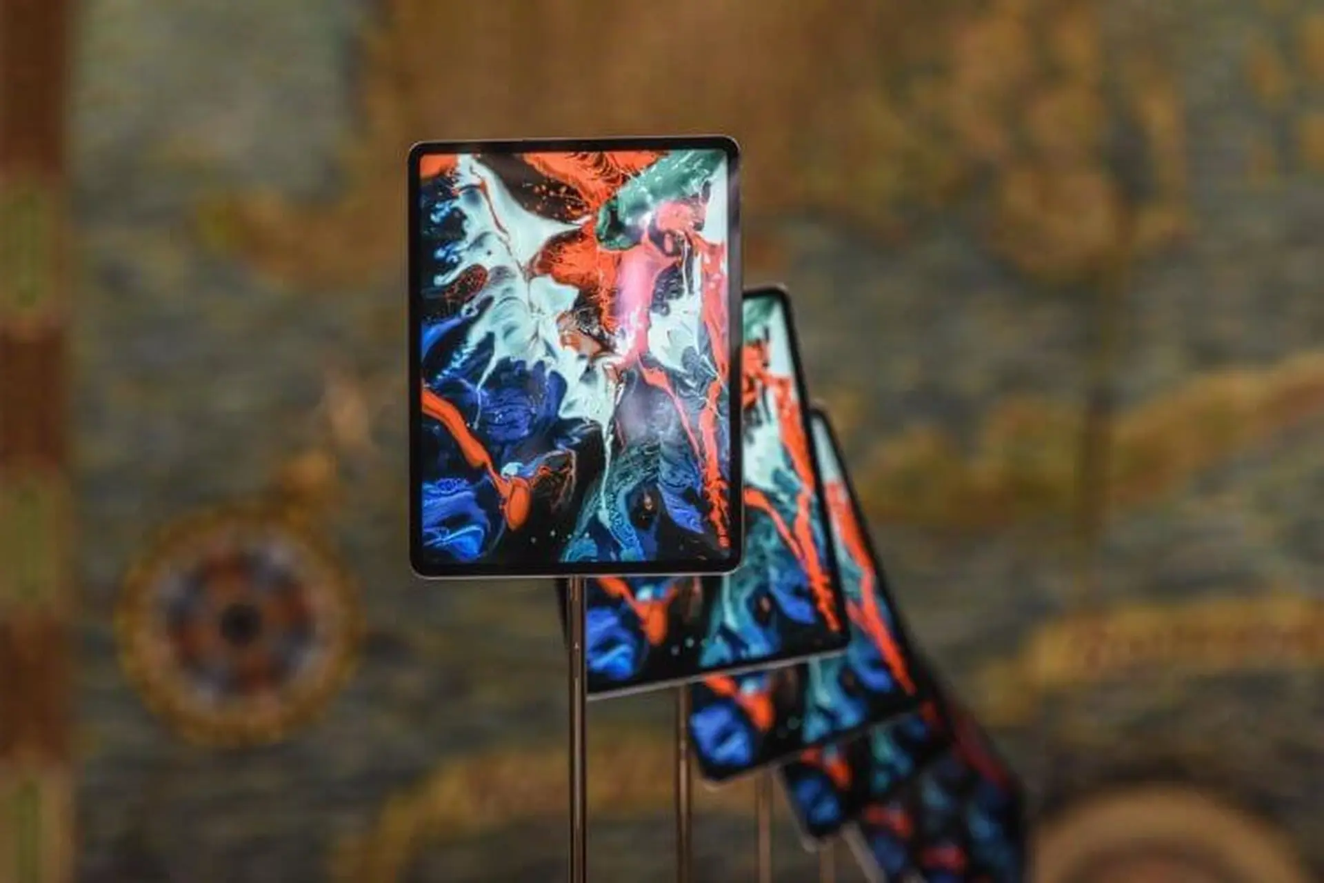 iPad Pro 12.9 inch với màn hình Mini-LED, hỗ trợ 5G bị trì hoãn cho đến năm 2021