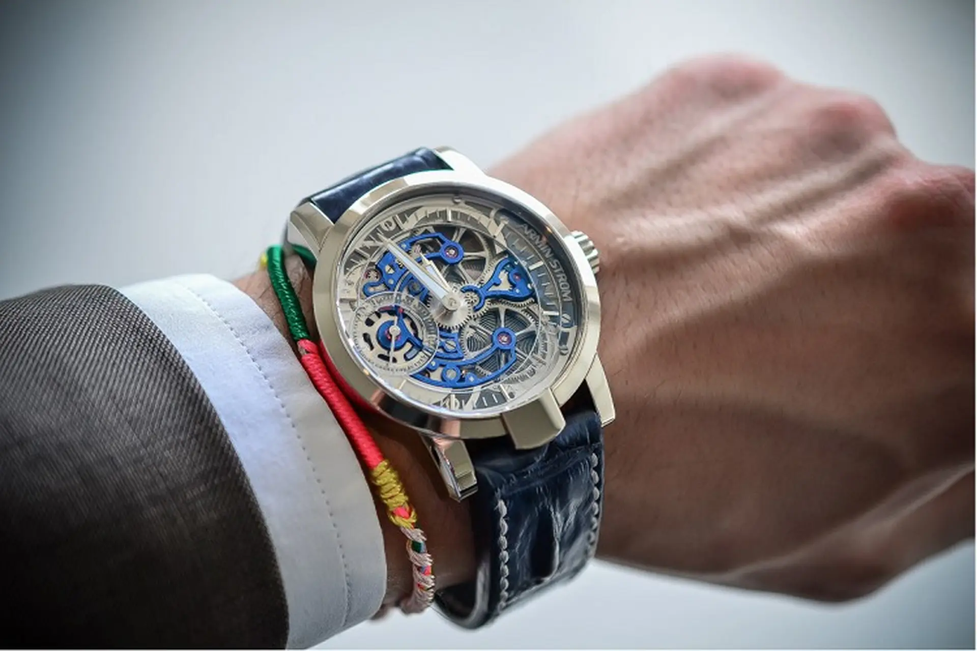 Đồng hồ cơ là gì? Tại sao đồng hồ cơ luôn rất đắt tiền?