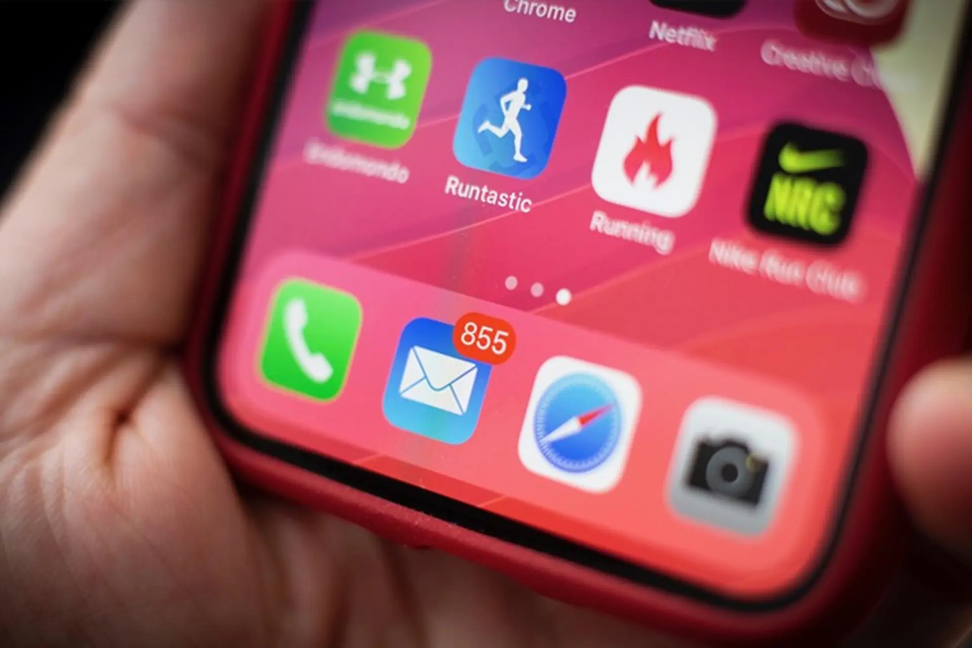 Apple lên tiếng lỗ hổng email không gây ra mối đe dọa trên iPhone  