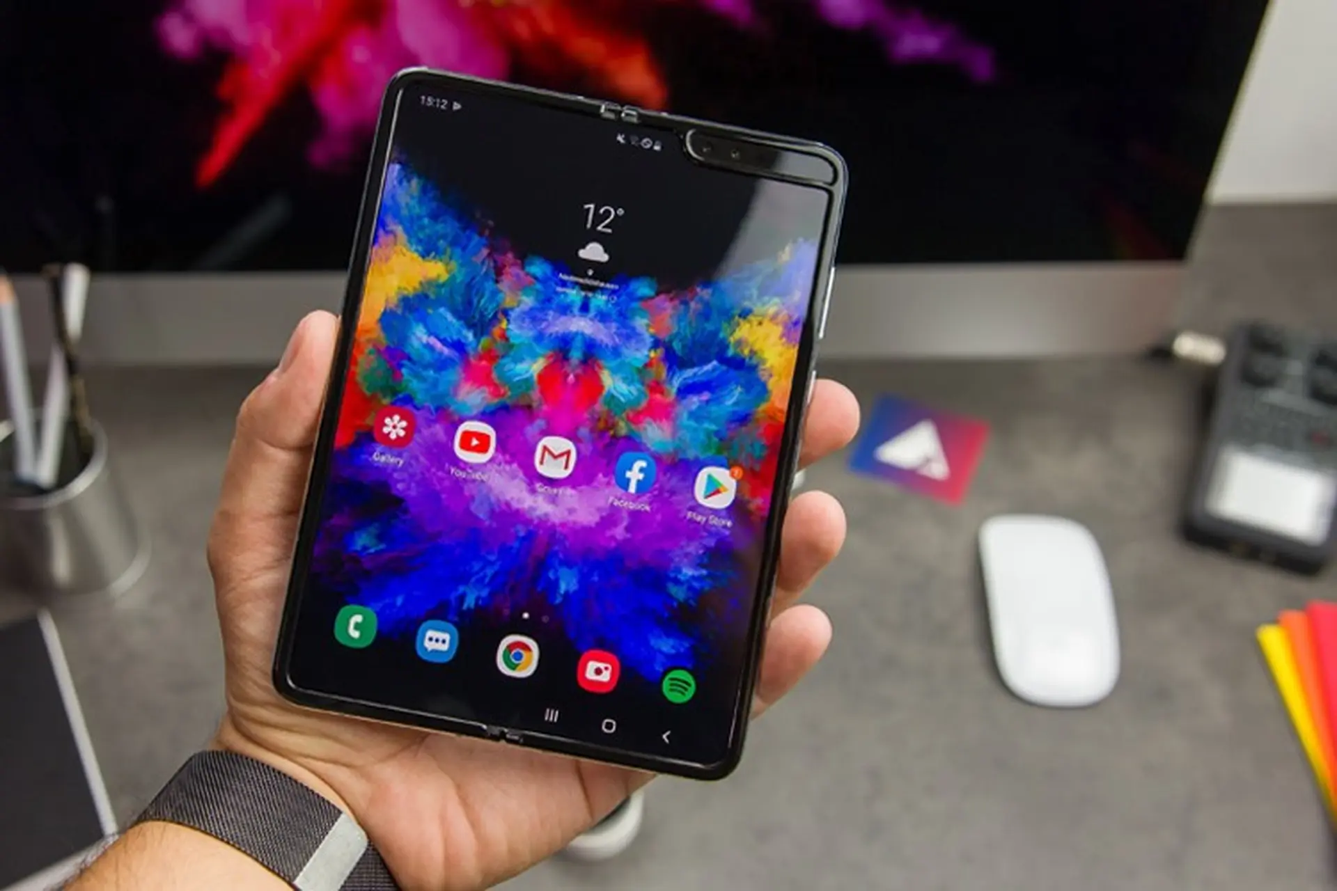 Samsung Galaxy Fold sắp nhận một số tính năng 'xịn xò' từ Galaxy S20 