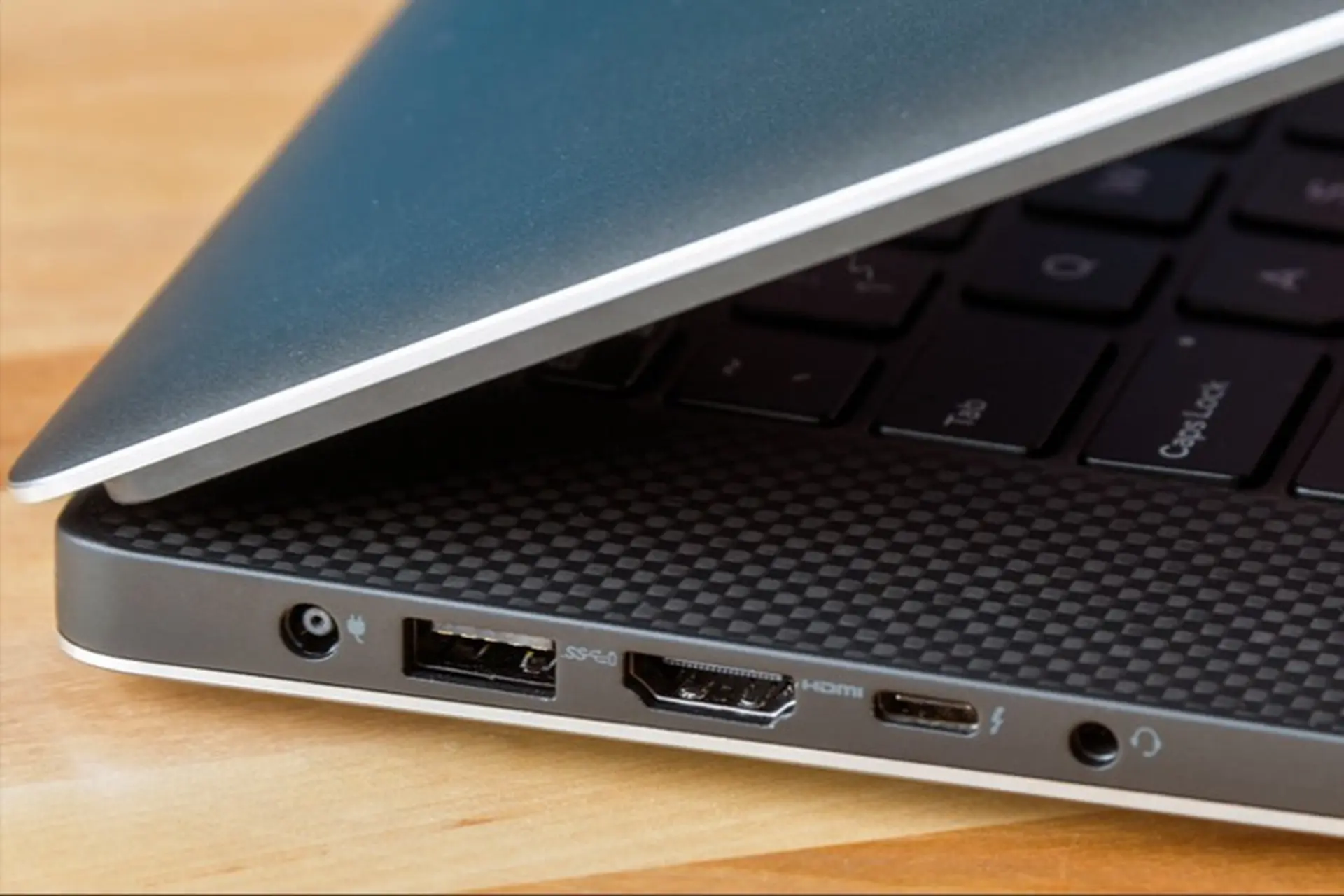 Lỗ hổng Thunderbolt cho phép hacker truy cập dữ liệu PC trong vài phút