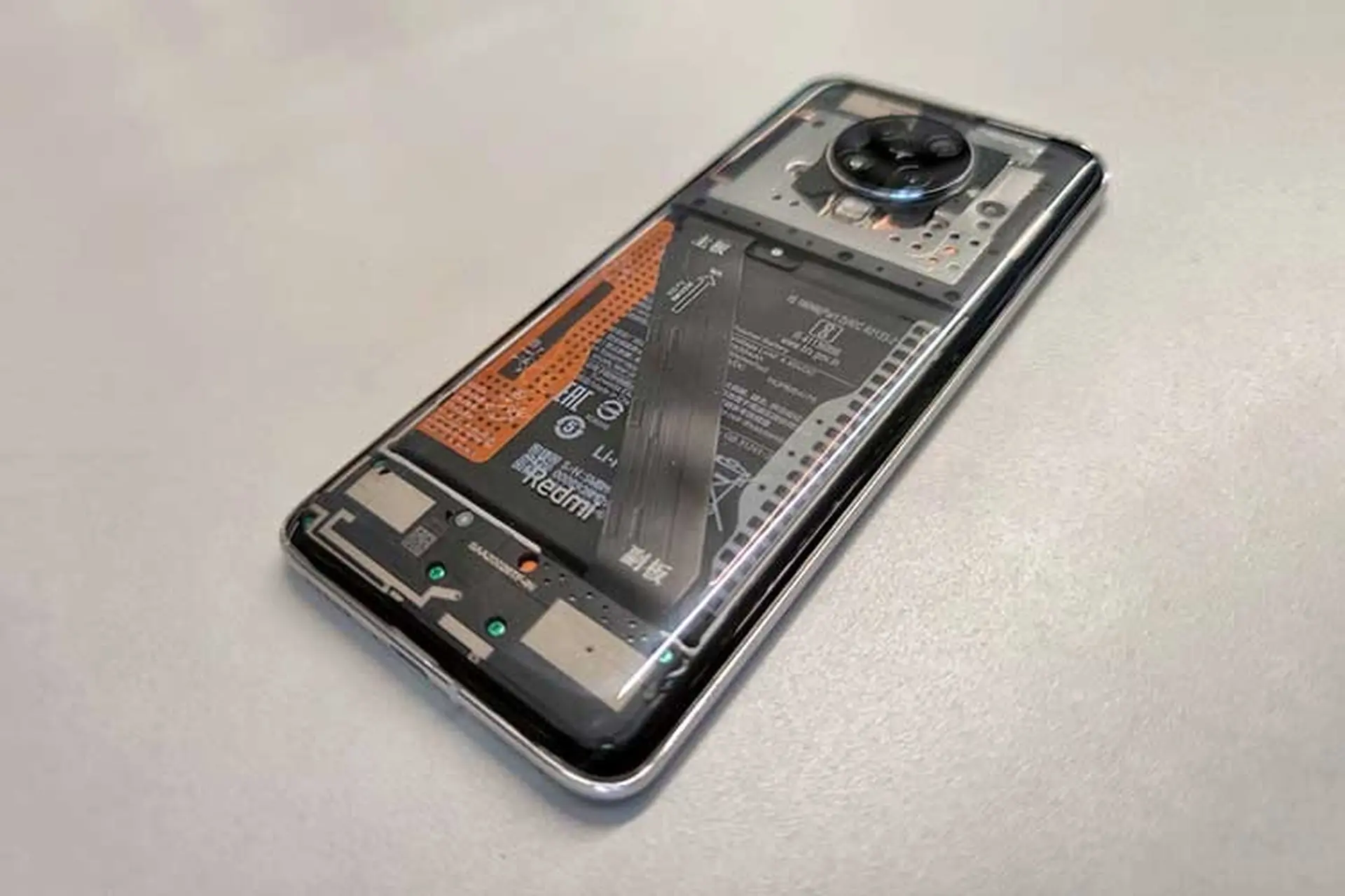 Mãn nhãn với Redmi K30 Pro Explorer Edition có mặt lưng trong suốt
