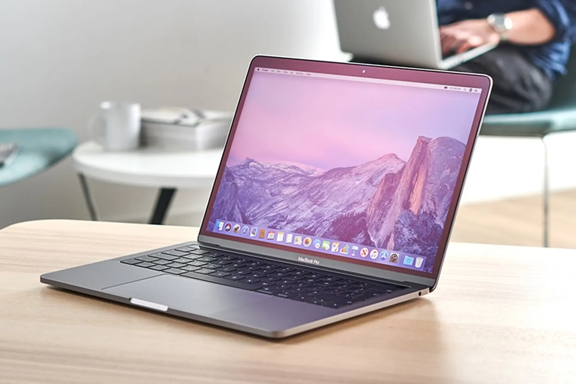 Vì sao MacBook Pro 13 inch 2019 vẫn ngon mà chưa cần nâng cấp lên MacBook 2020?