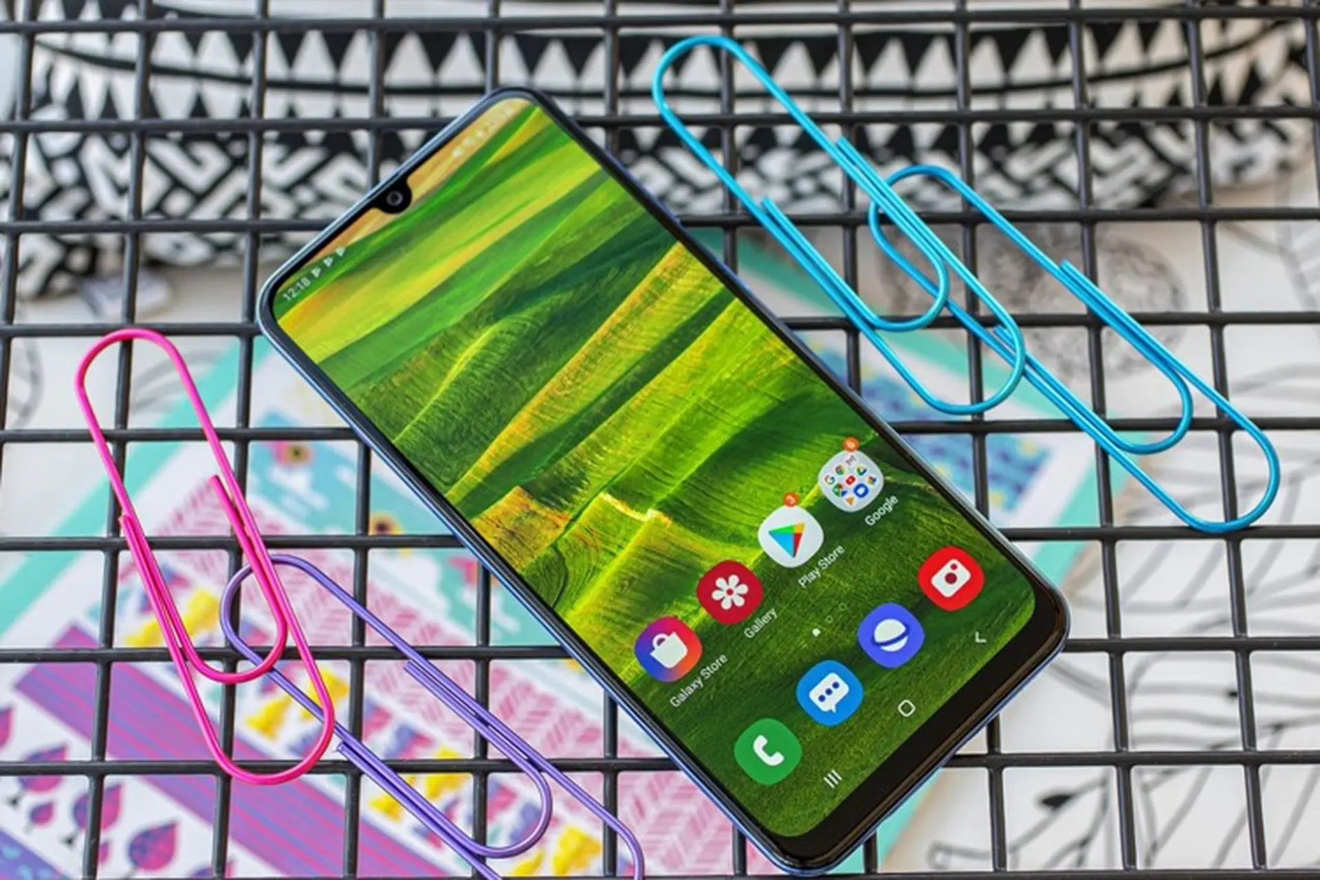 Samsung Galaxy A30 và Galaxy J8 nhận bản vá Android tháng 5/2020